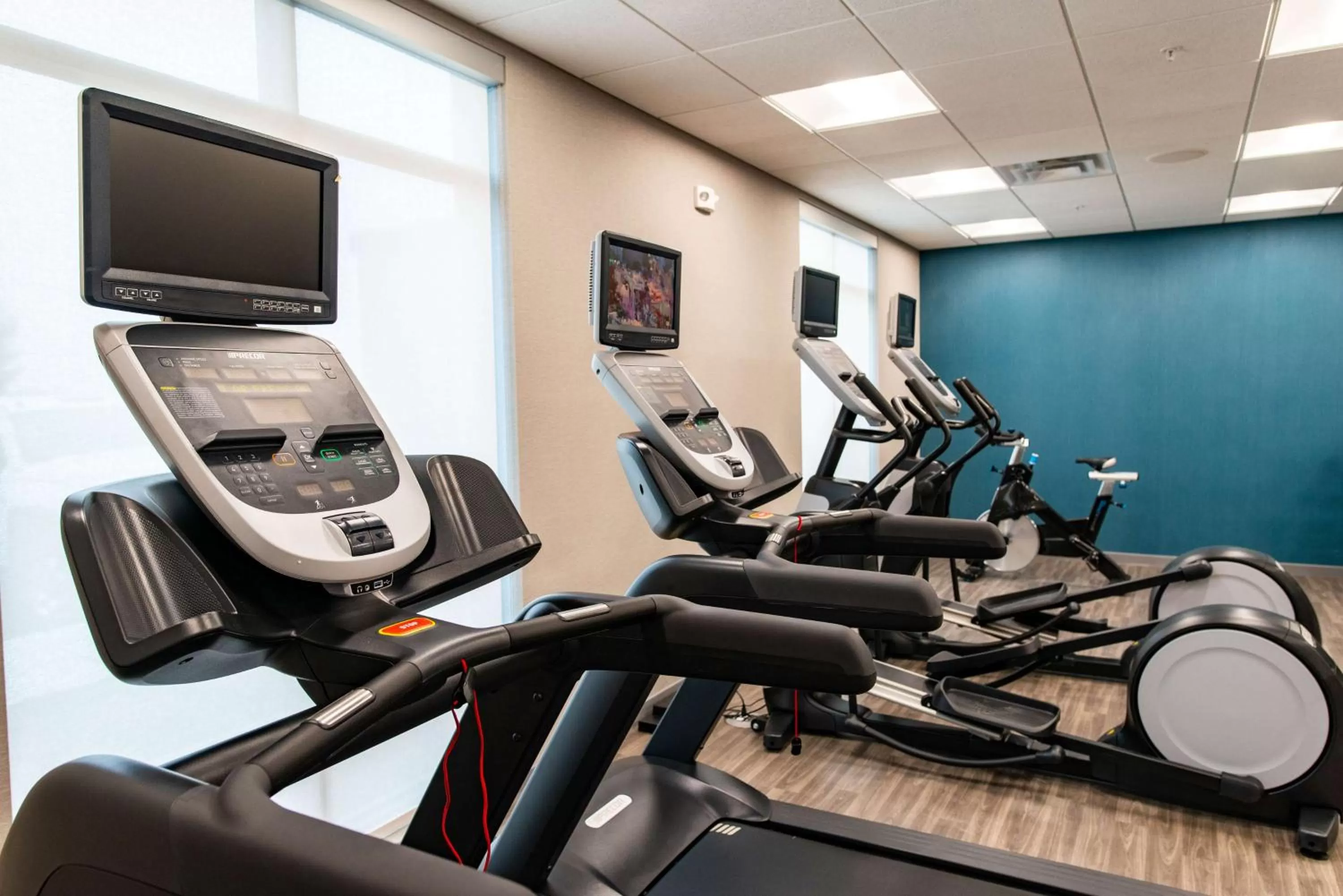 Fitness centre/facilities in Hampton Inn Paris IL, IL
