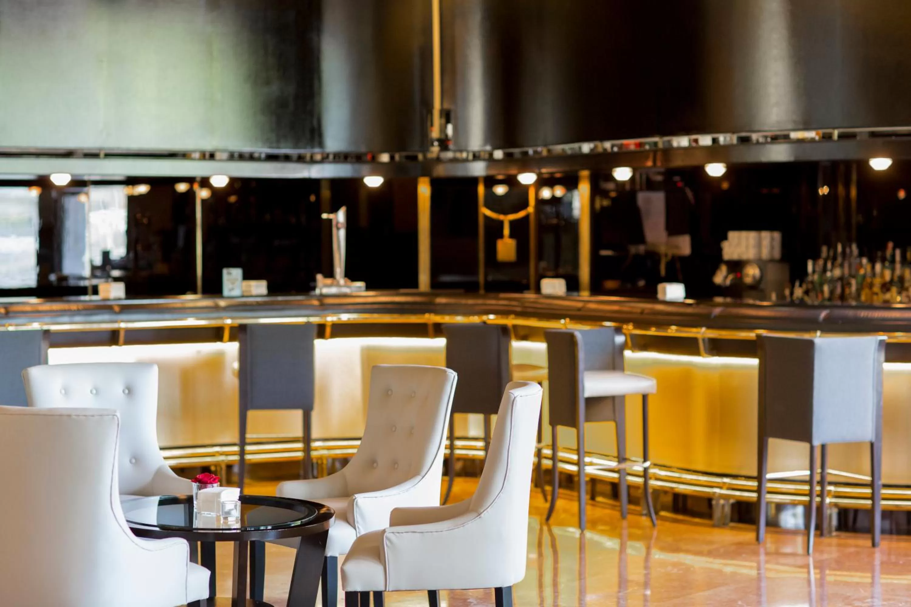 Lounge or bar in Hotel Tres Reyes Pamplona