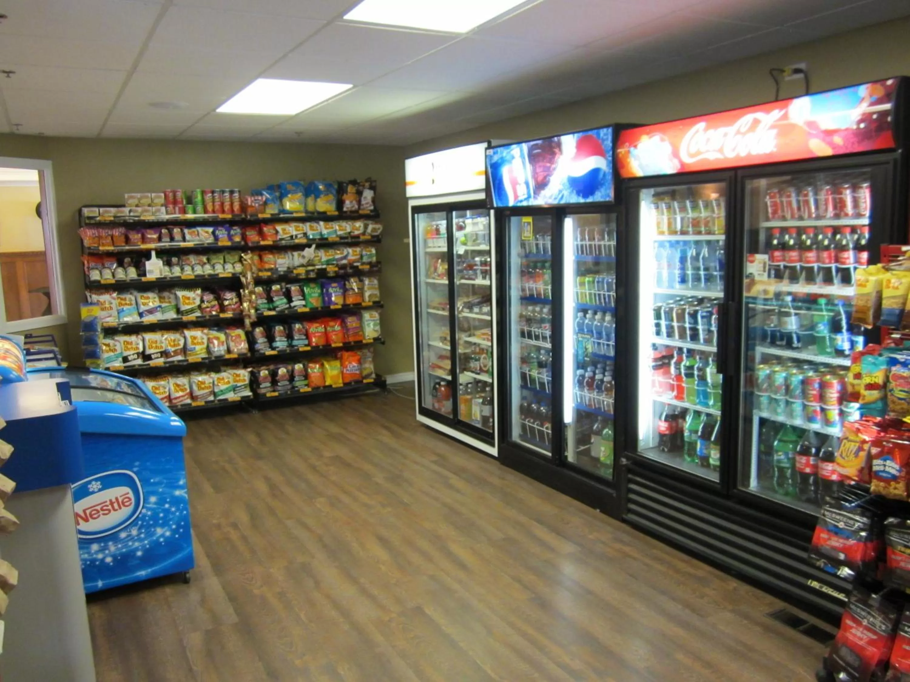 On-site shops in Reynolds Hotel