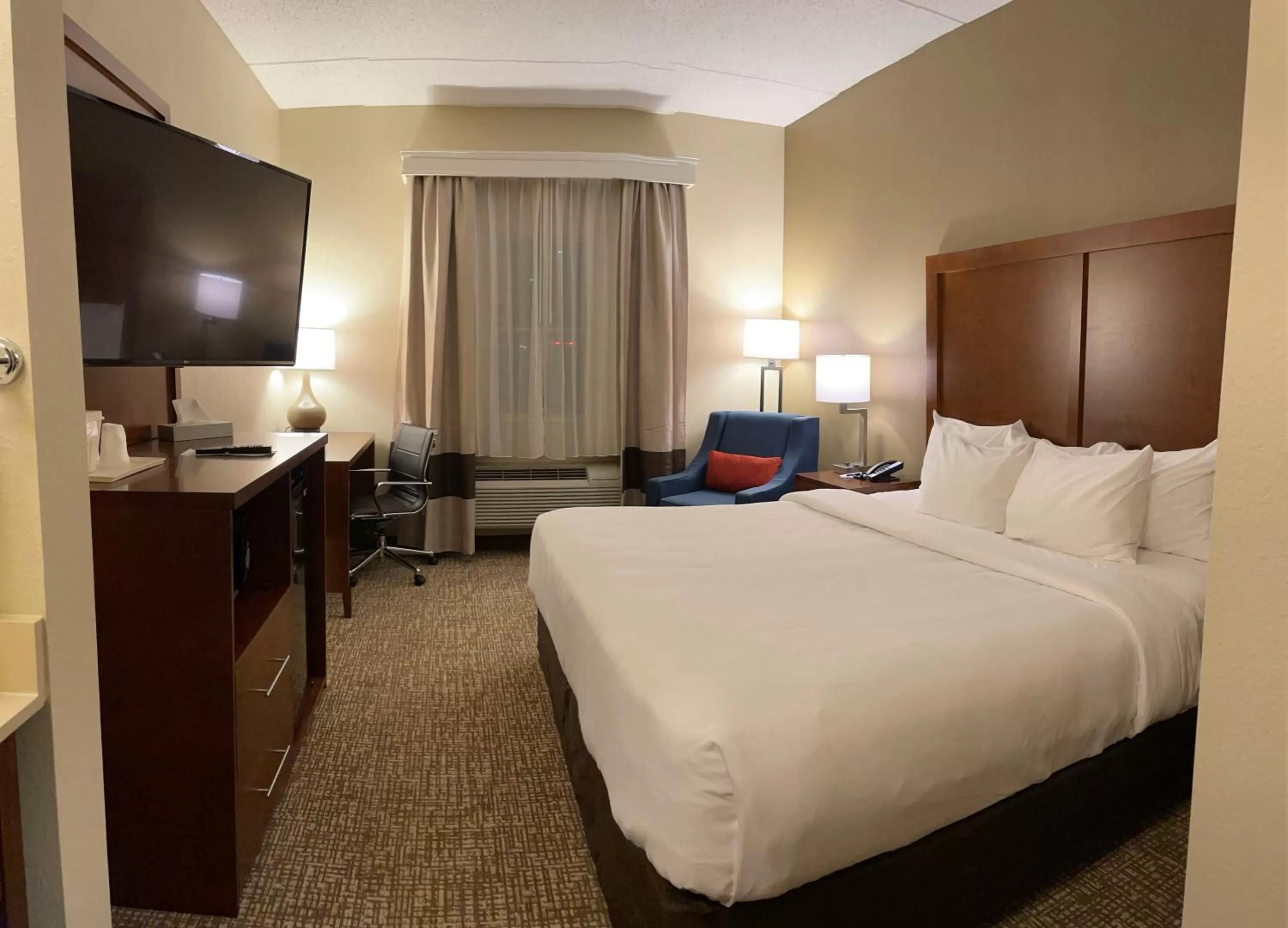 Bed in Wingate by Wyndham Pittsburgh West Mifflin