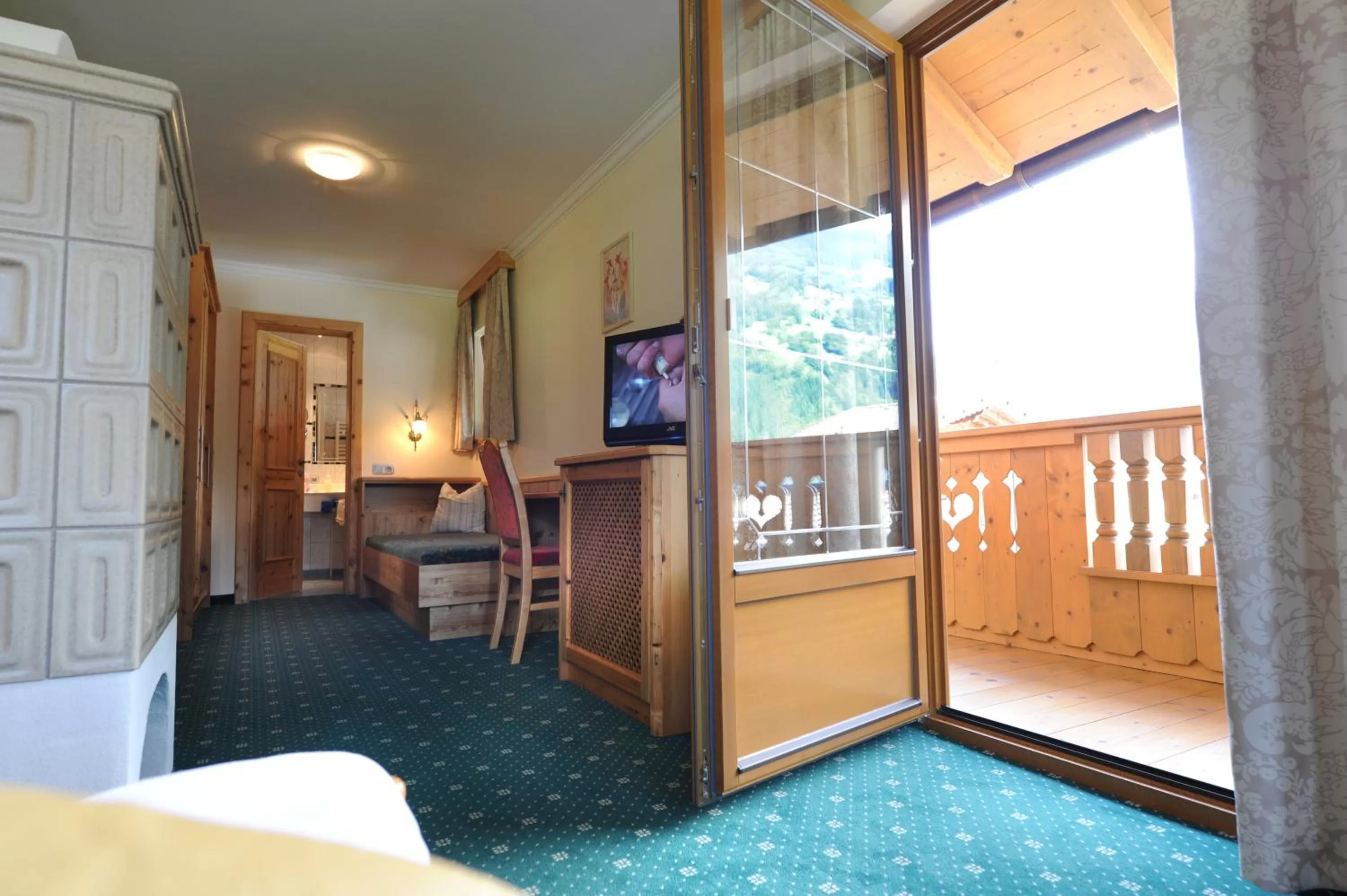 Photo of the whole room, Bed in Hotel Garni Landhaus Platzer