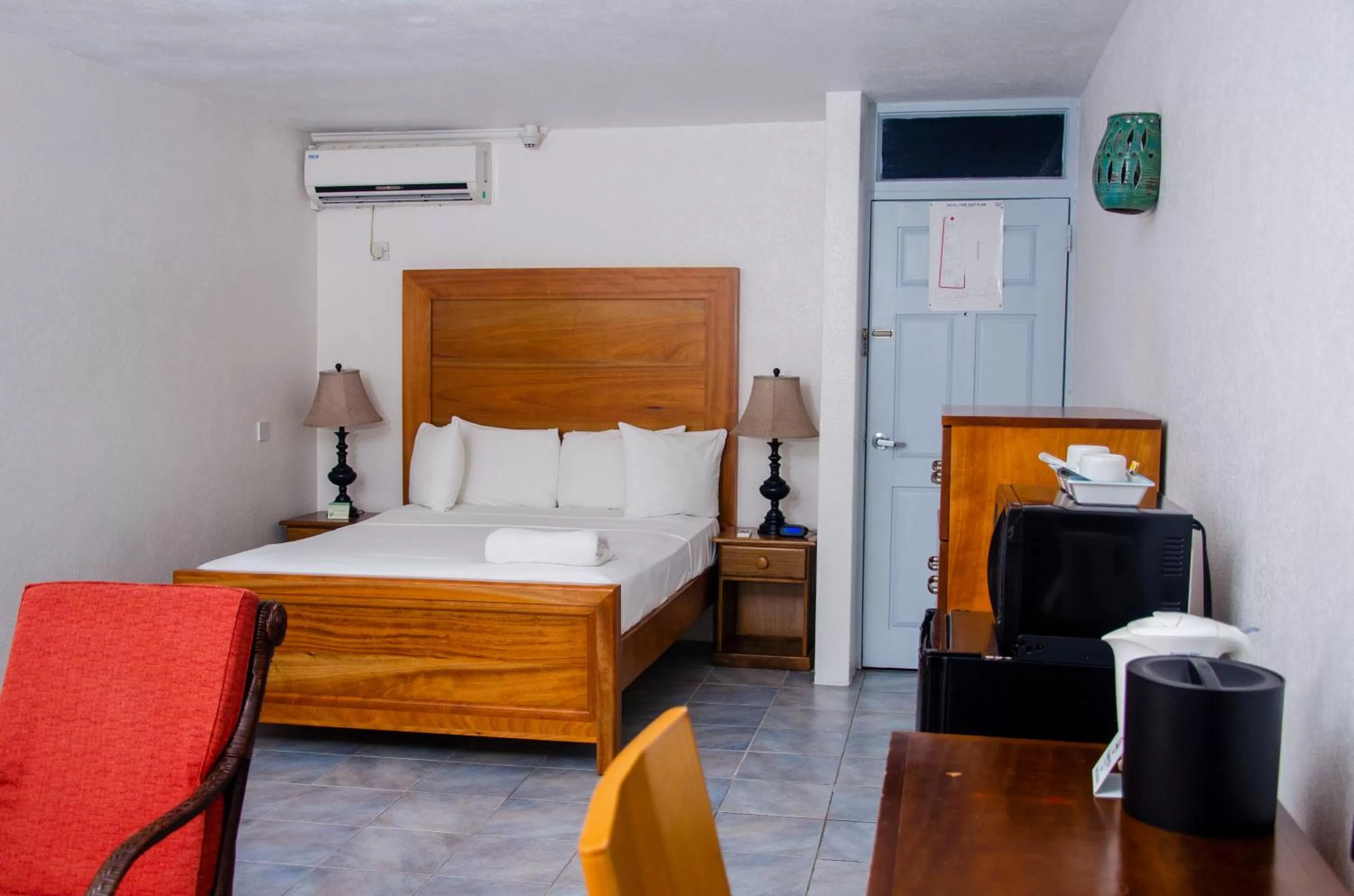 Bedroom, Bed in Infinity on the Beach