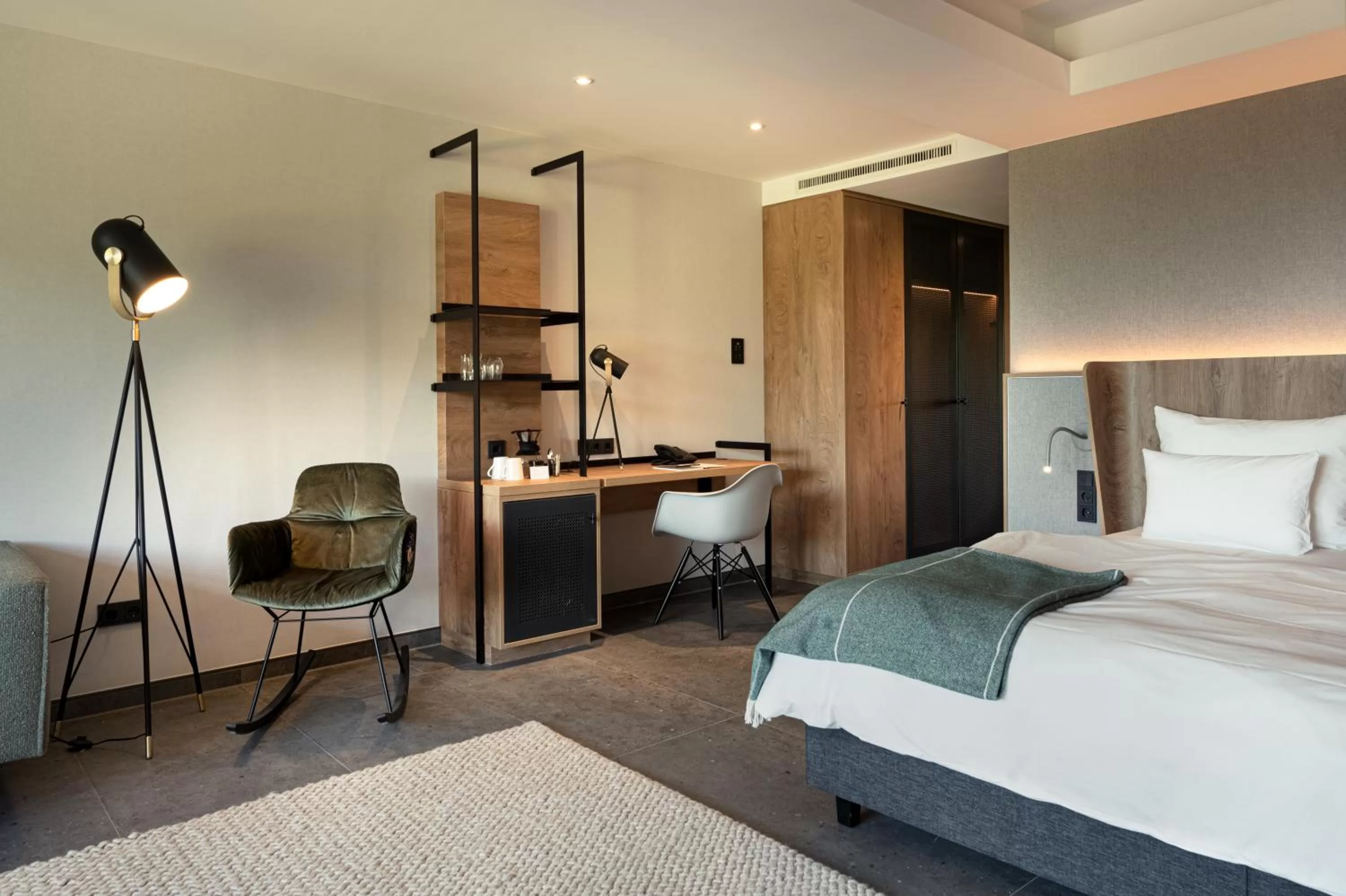 Photo of the whole room, Bed in Hotel VierJahreszeiten am Seilersee