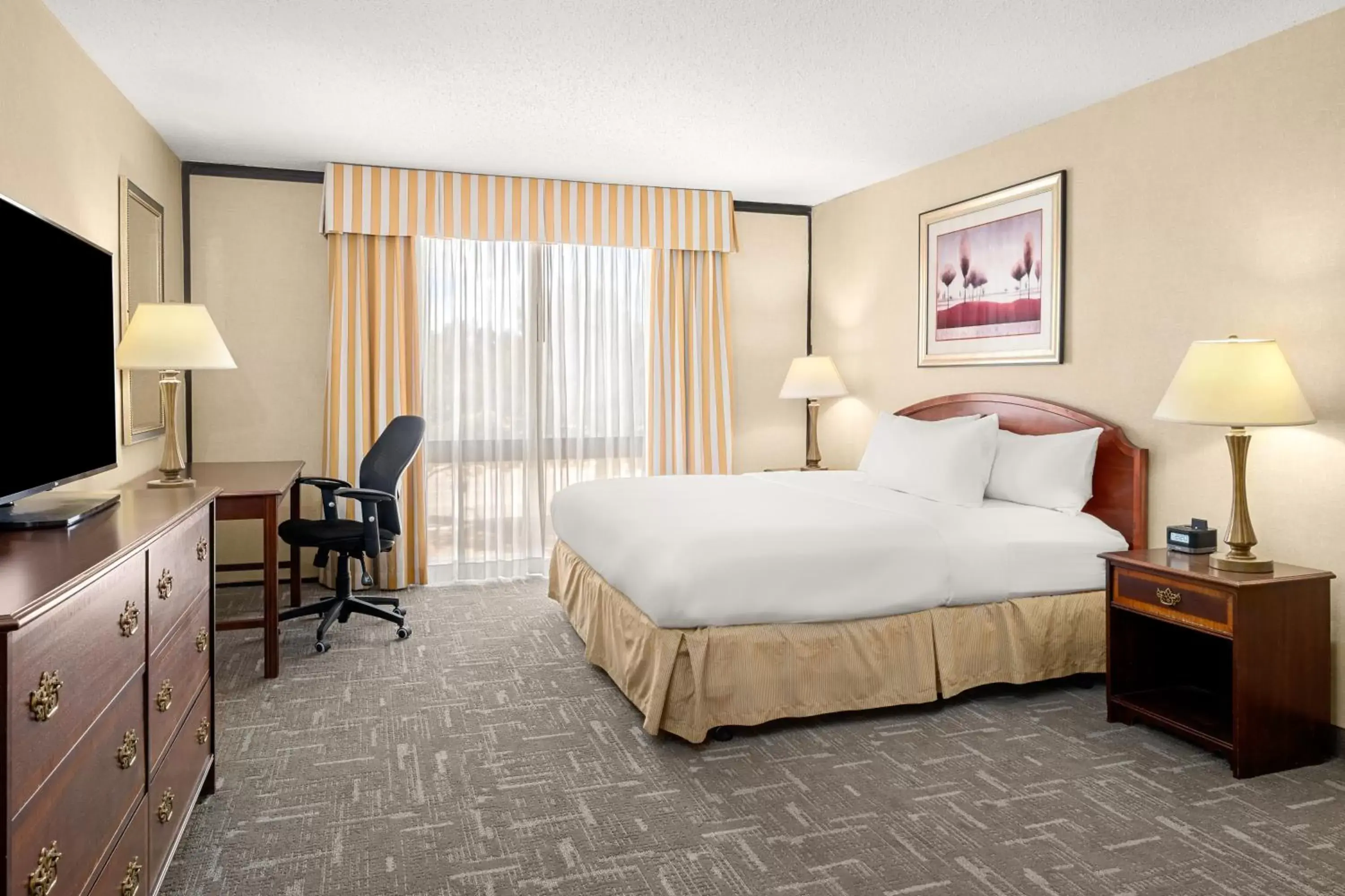 Deluxe King Room in Montana Trailhead Inn Deluxe King Room in Montana Trailhead Inn