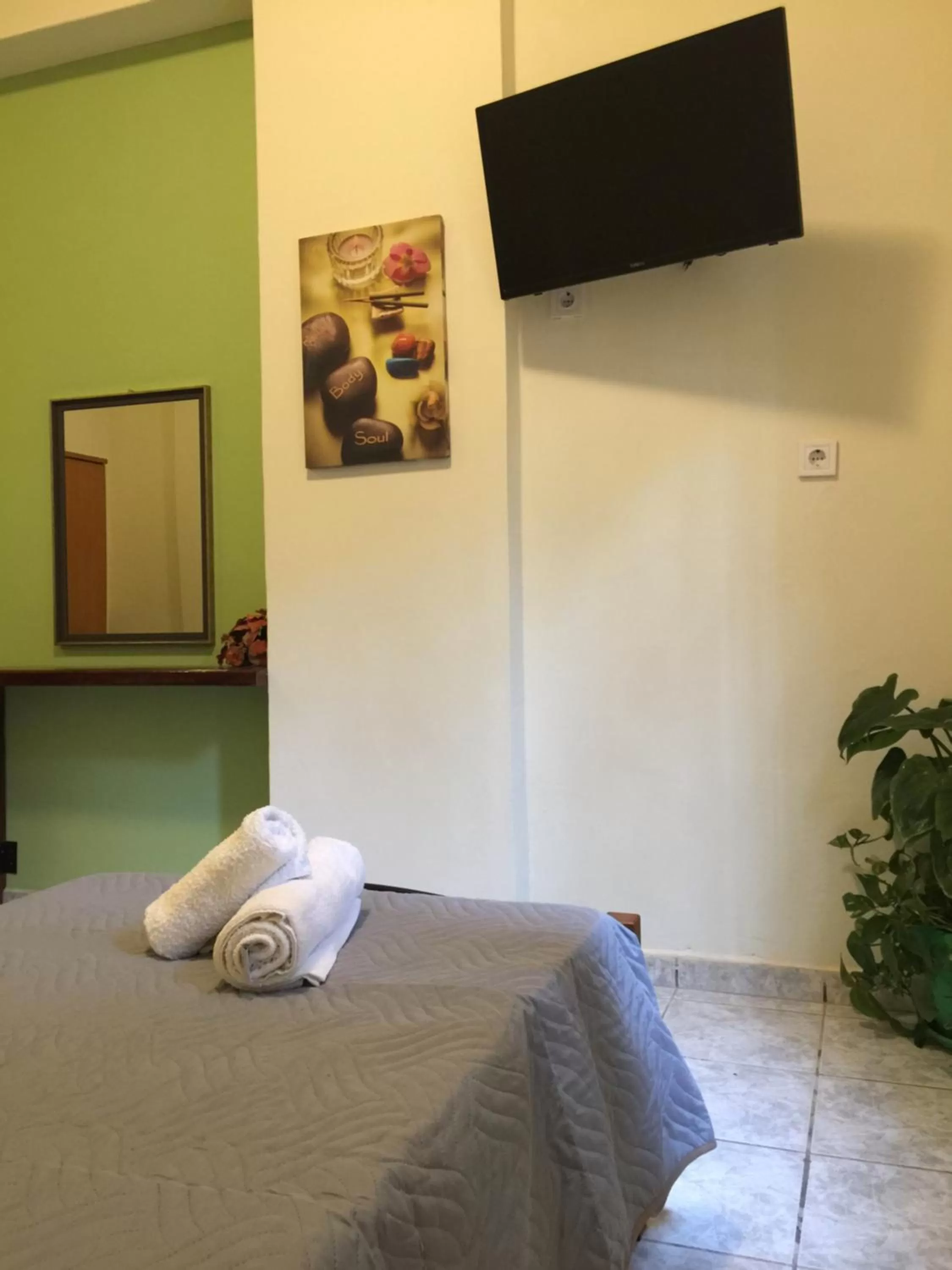 Bed in happyWish Syros