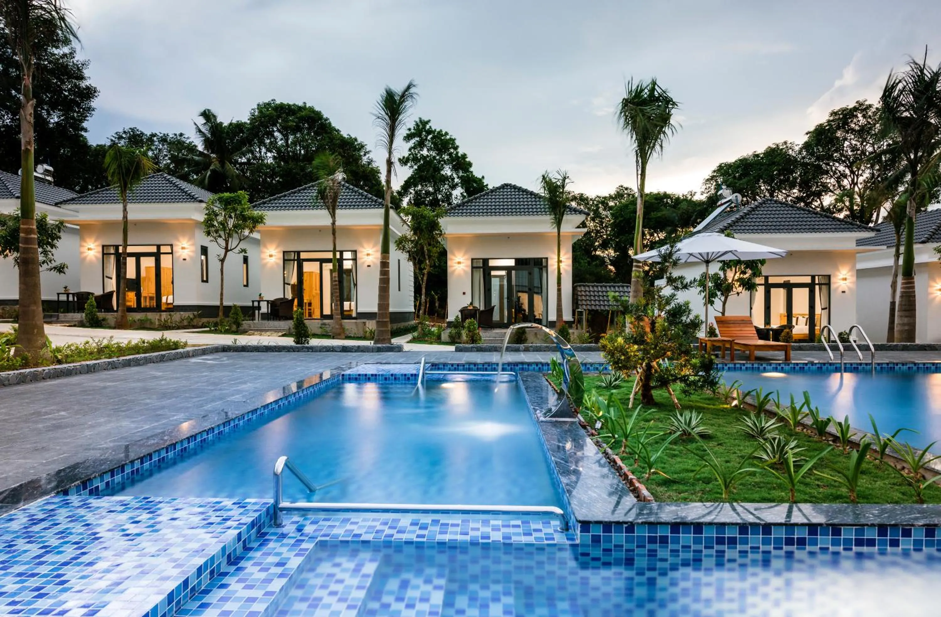 Swimming pool in Xuan Hien Resort - Sea Pearl Phu Quoc