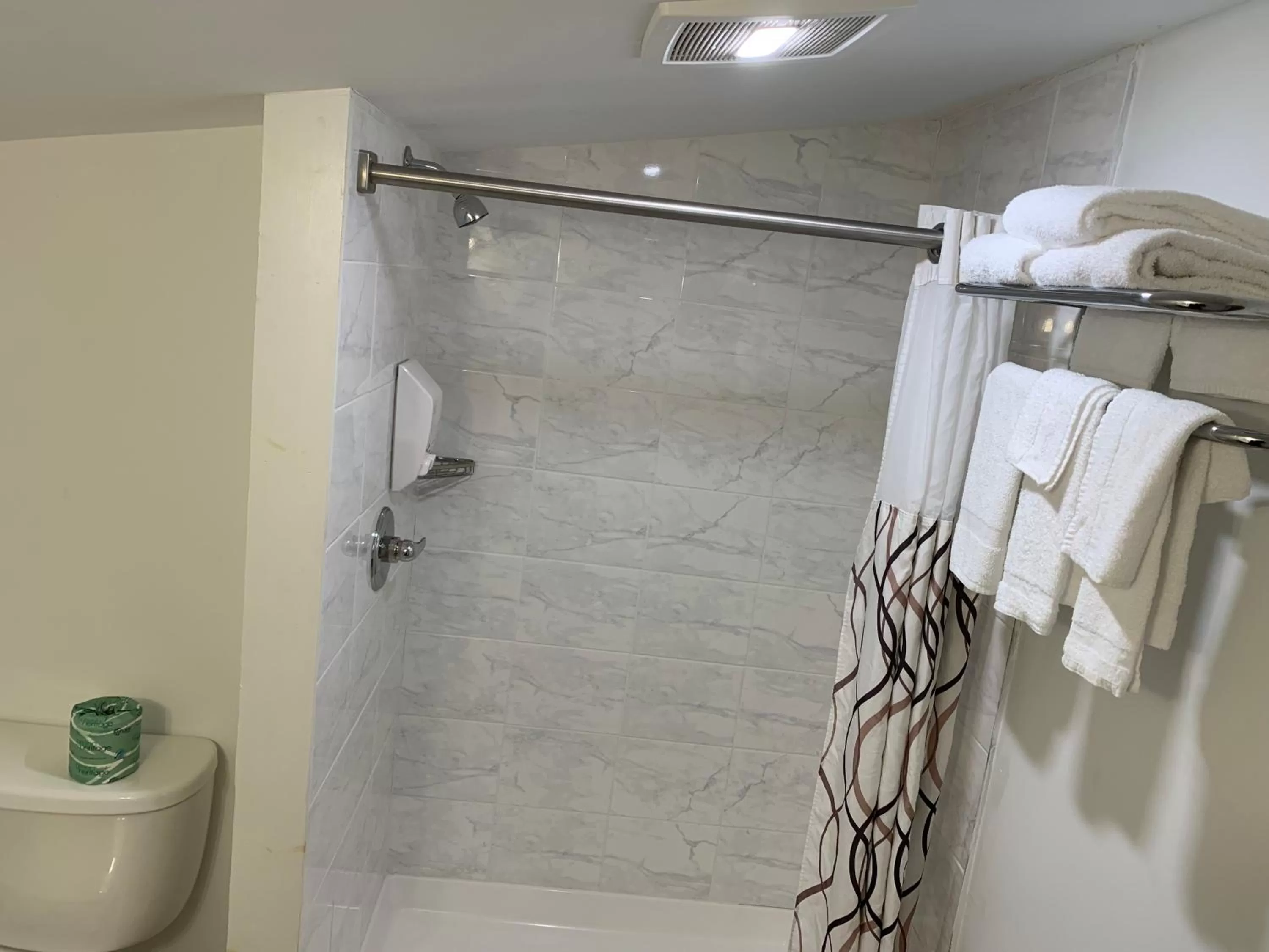 Bathroom in Four Winds Country Motel