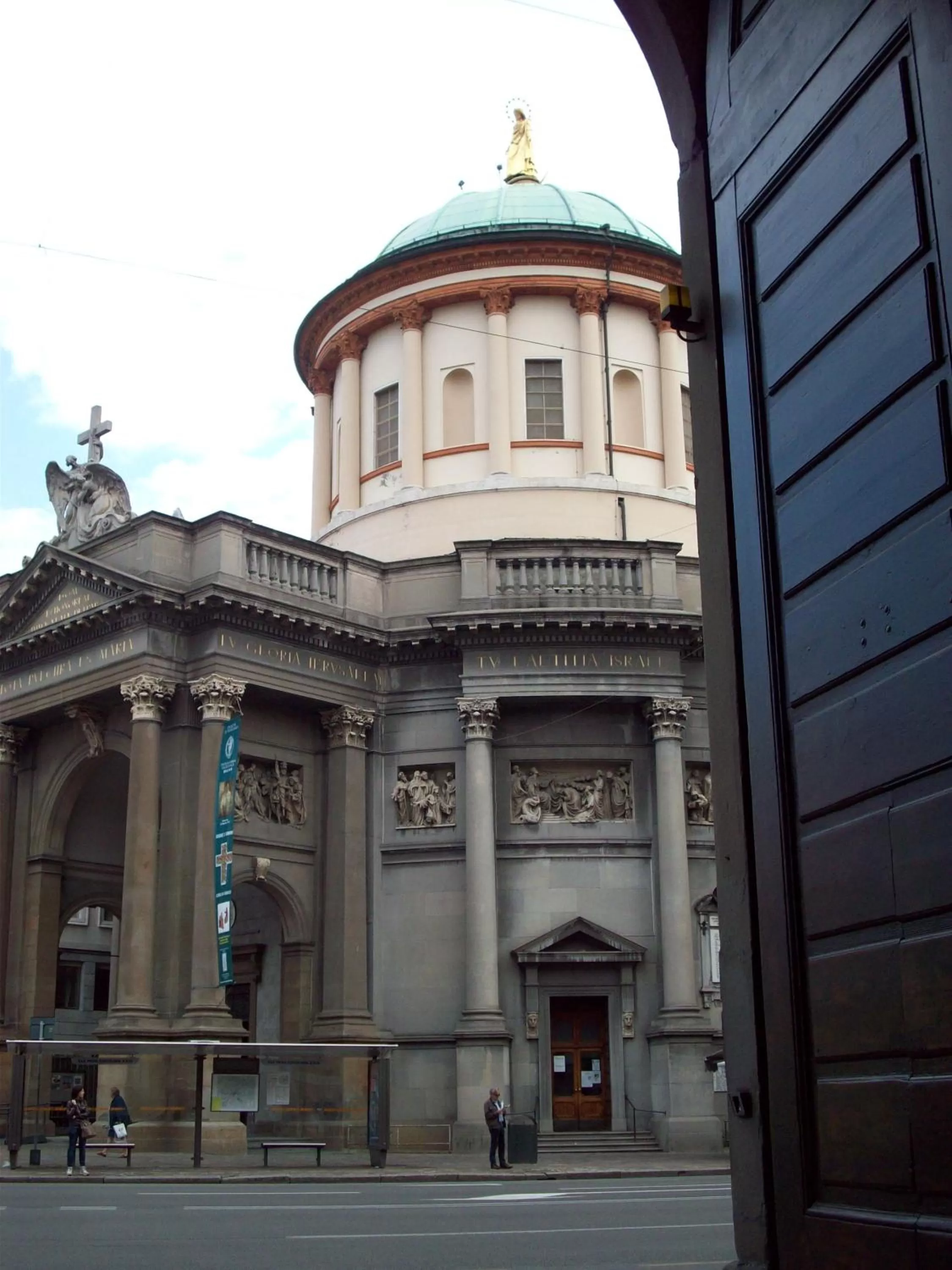 Area and facilities in Zaffiro Blu Airport