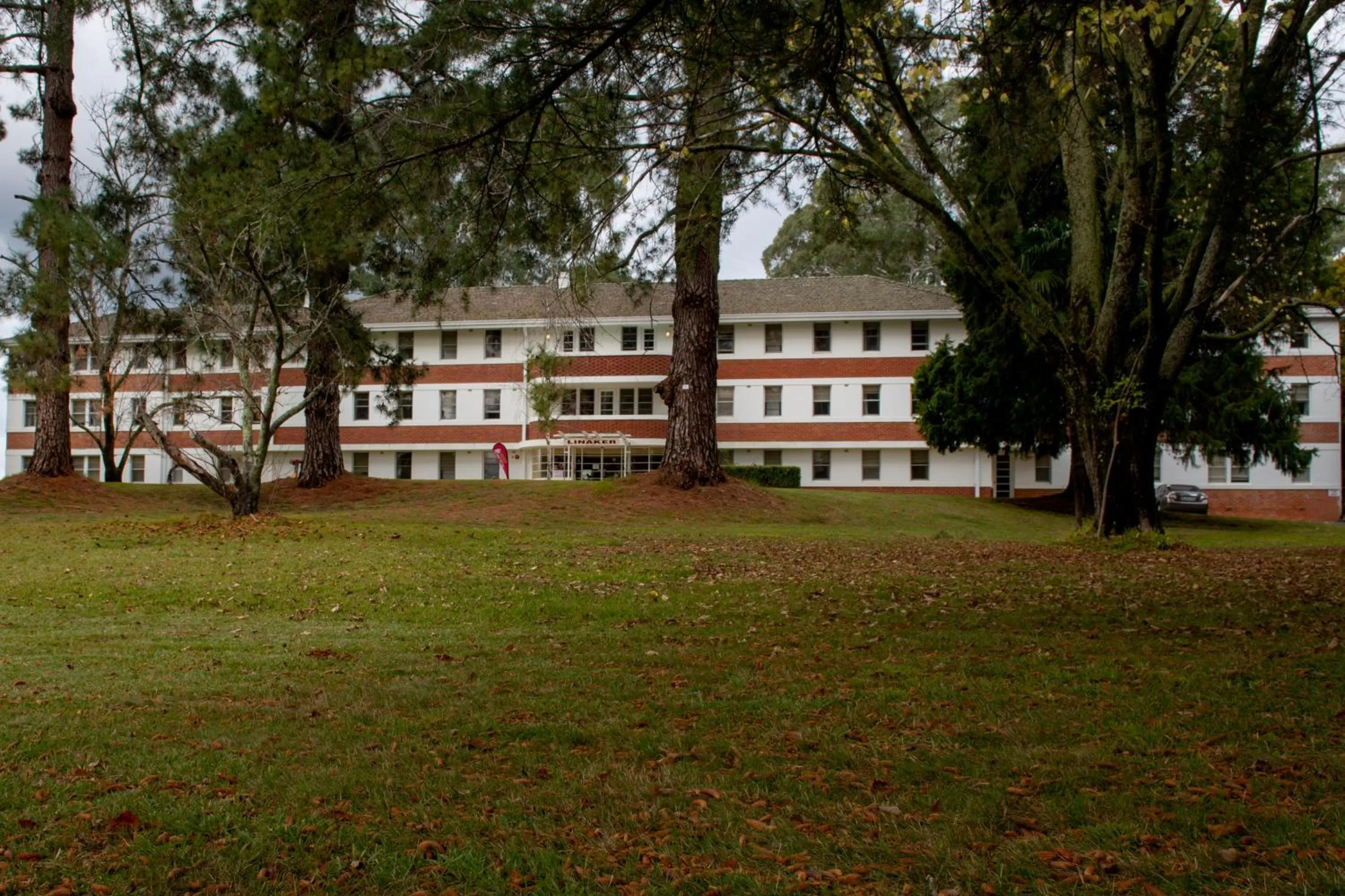 Property building in Linaker Art Deco Motel