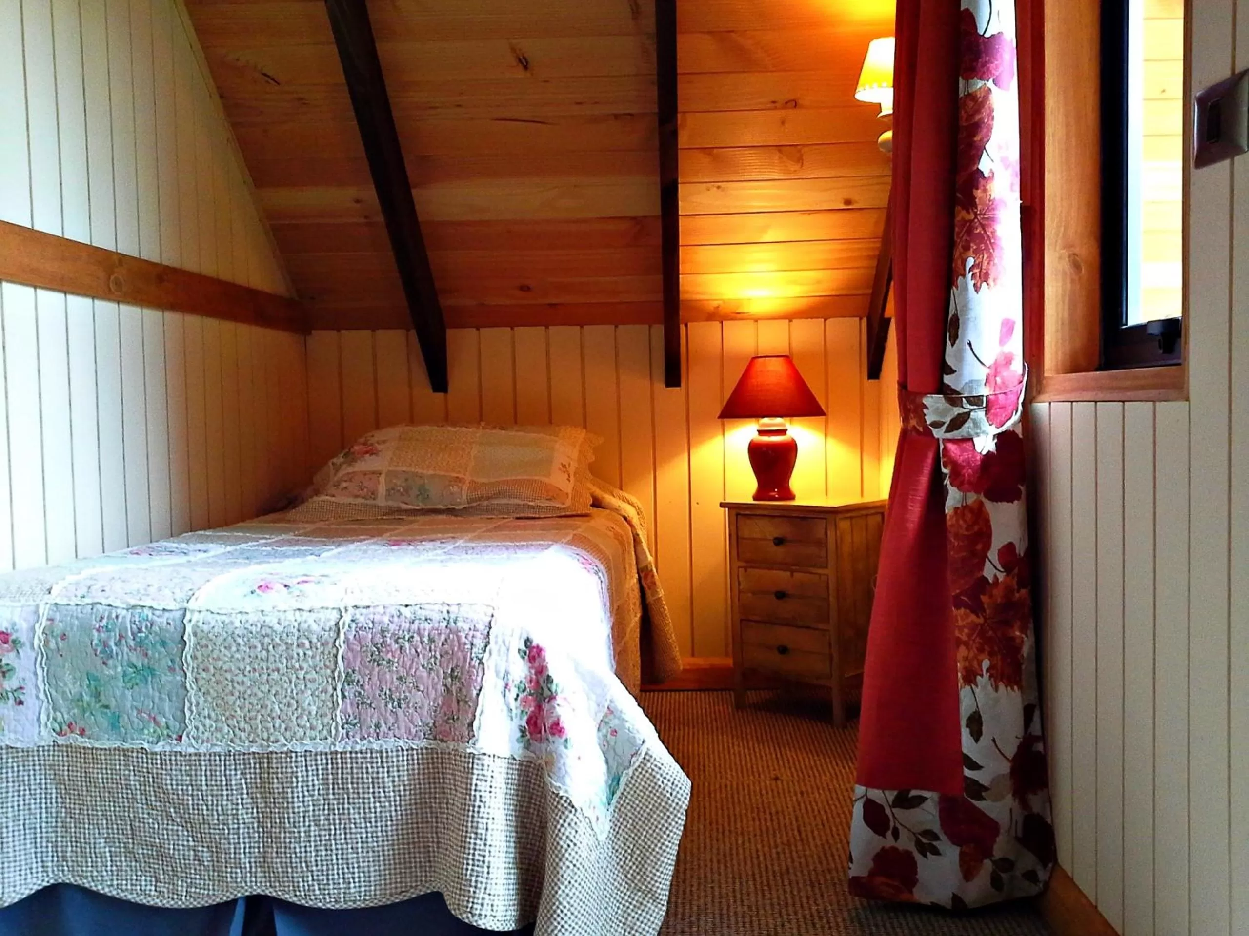 Bed in Hotel Salto del Carileufu