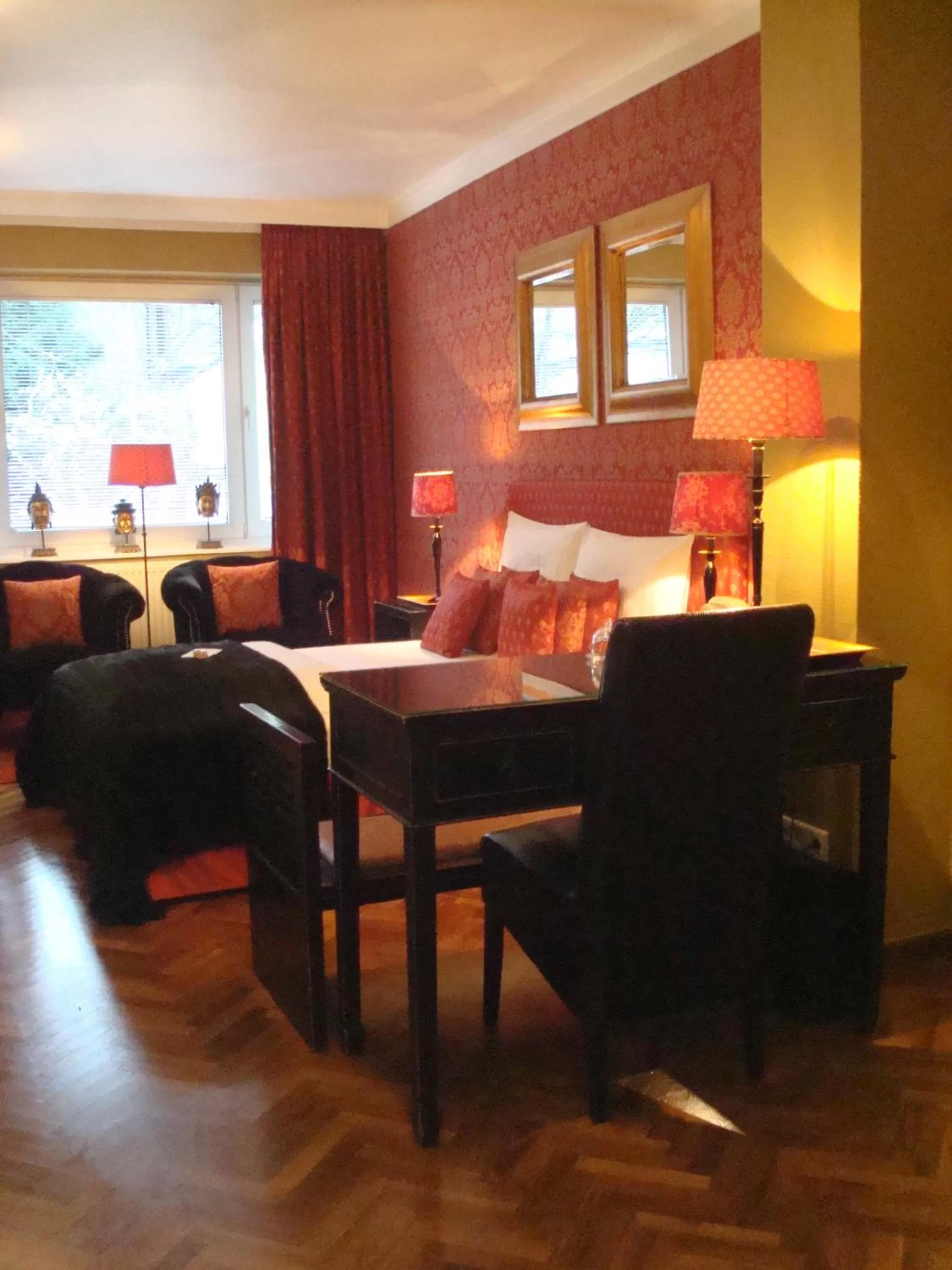 Photo of the whole room, Bed in Hotel Sir & Lady Astor