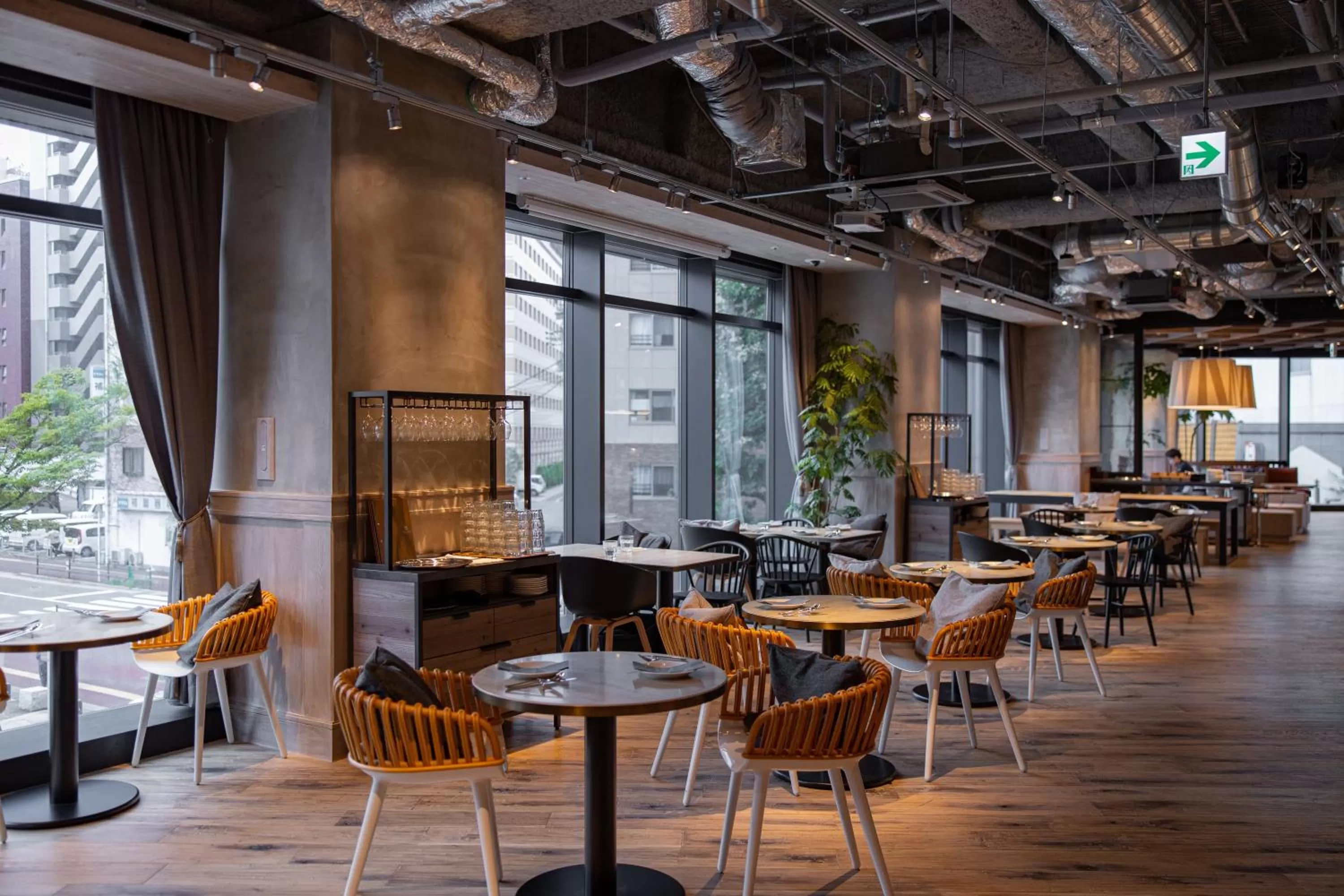 Restaurant/places to eat in THE BLOSSOM HAKATA Premier