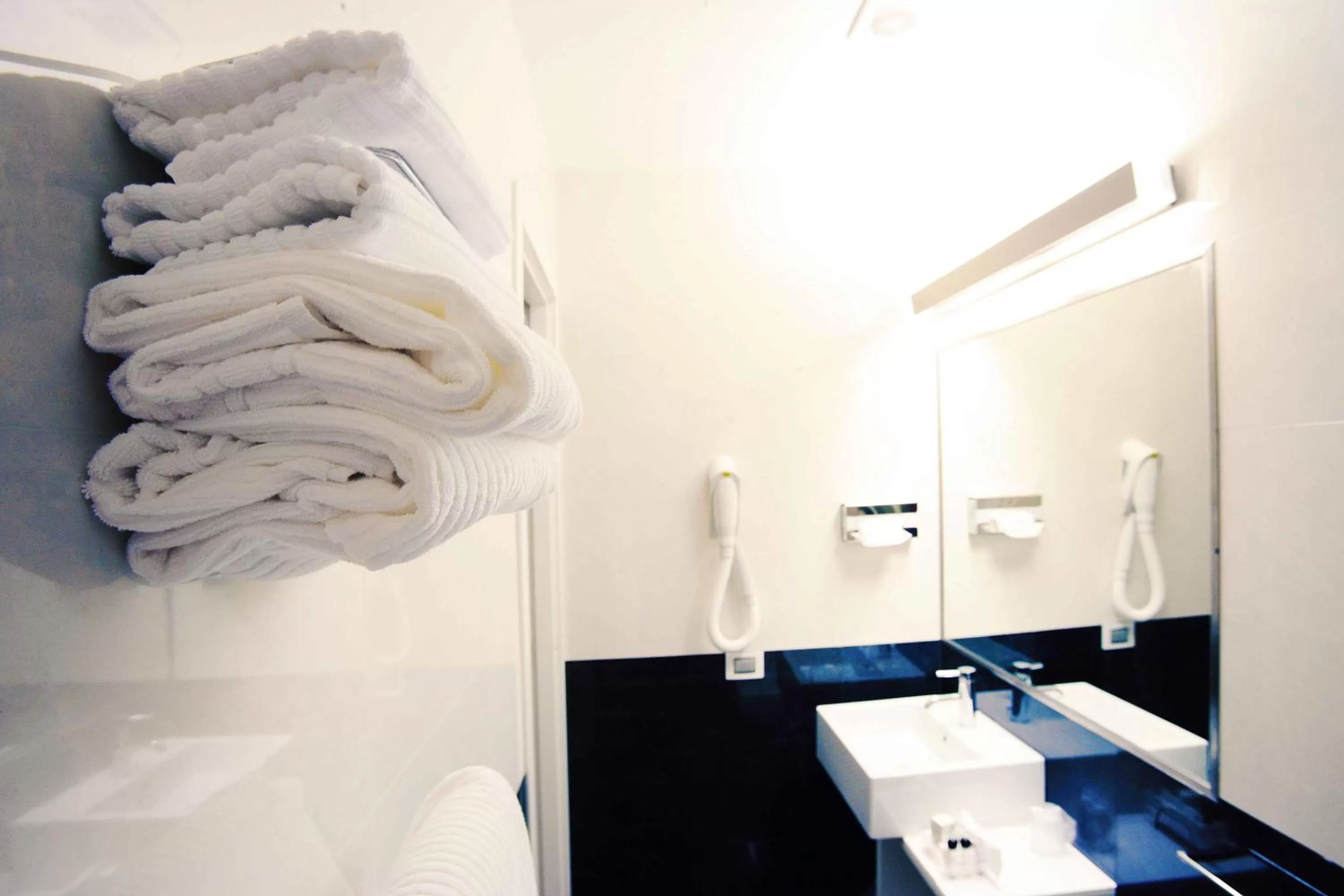 Shower in Urban Hotel Design