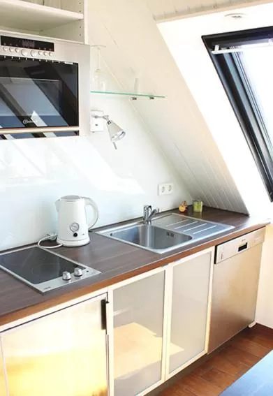 Kitchen or kitchenette, Kitchen/Kitchenette in Hotel Seemöwe