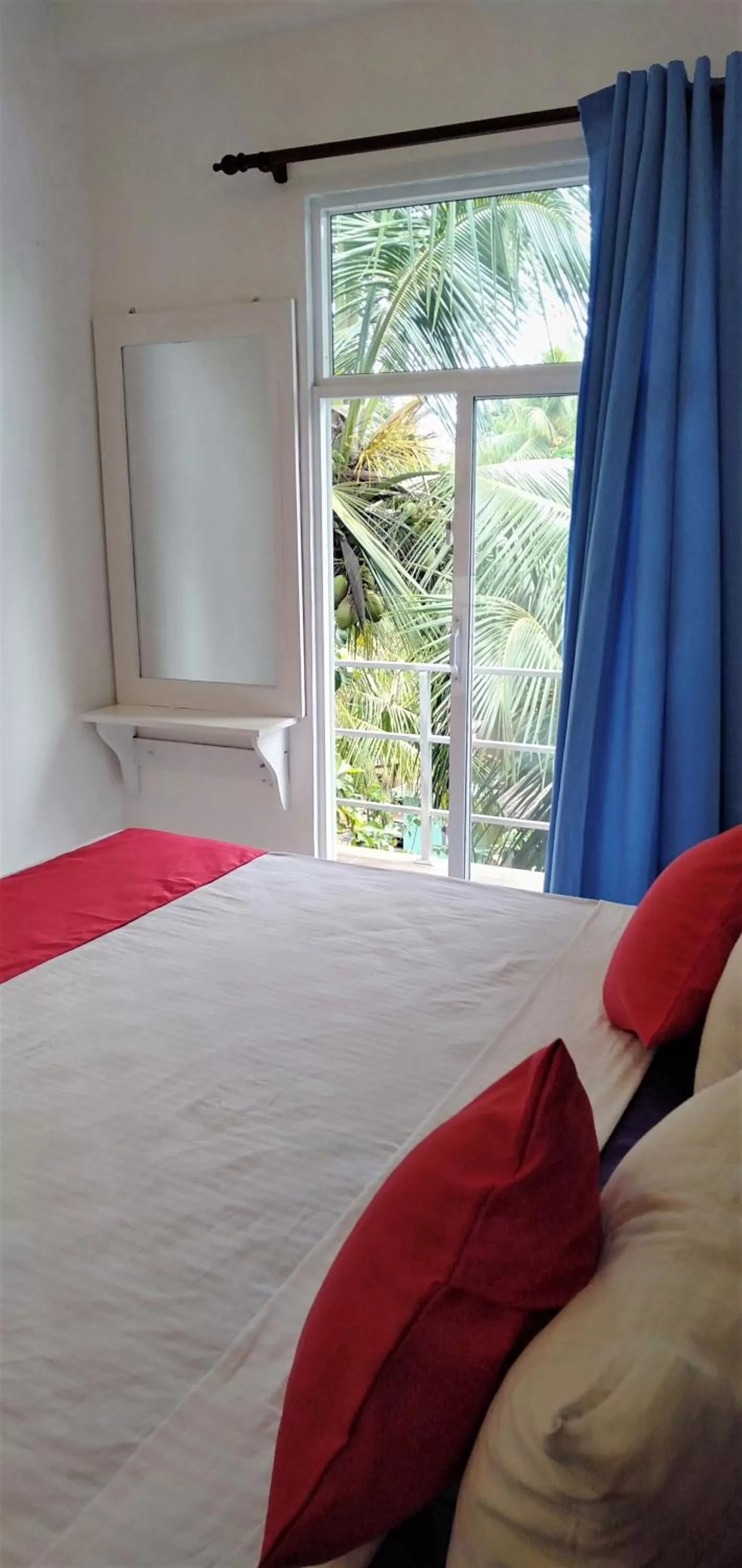 Bed in Ocean Bay Surf Resort Weligama