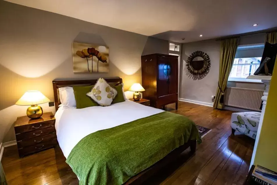 Deluxe Double Room with Bath in 38 St Giles Deluxe Double Room with Bath in 38 St Giles