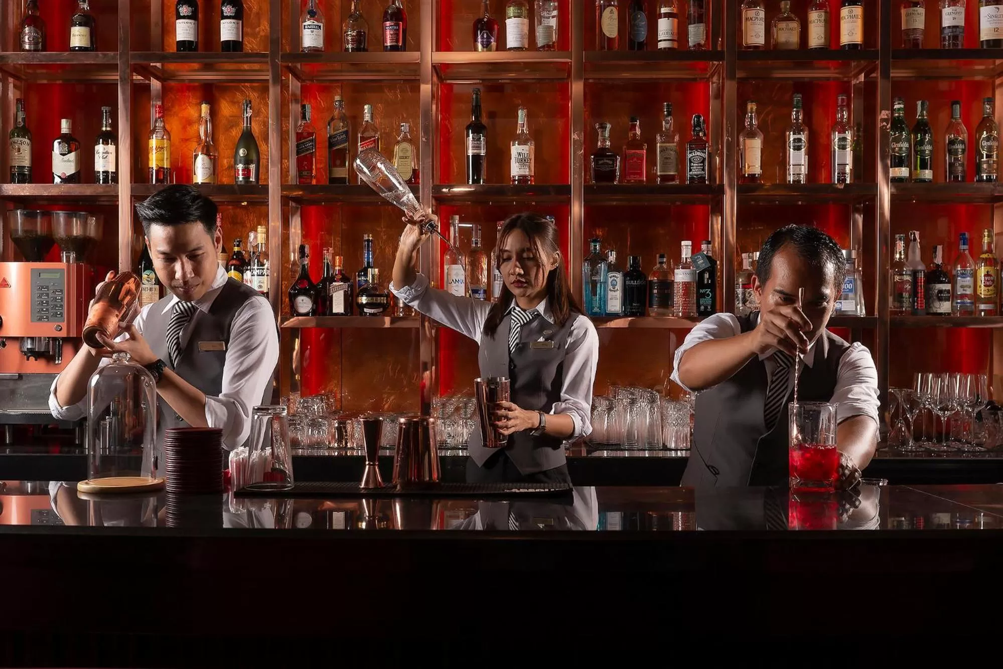 Lounge or bar in The Landmark Bangkok