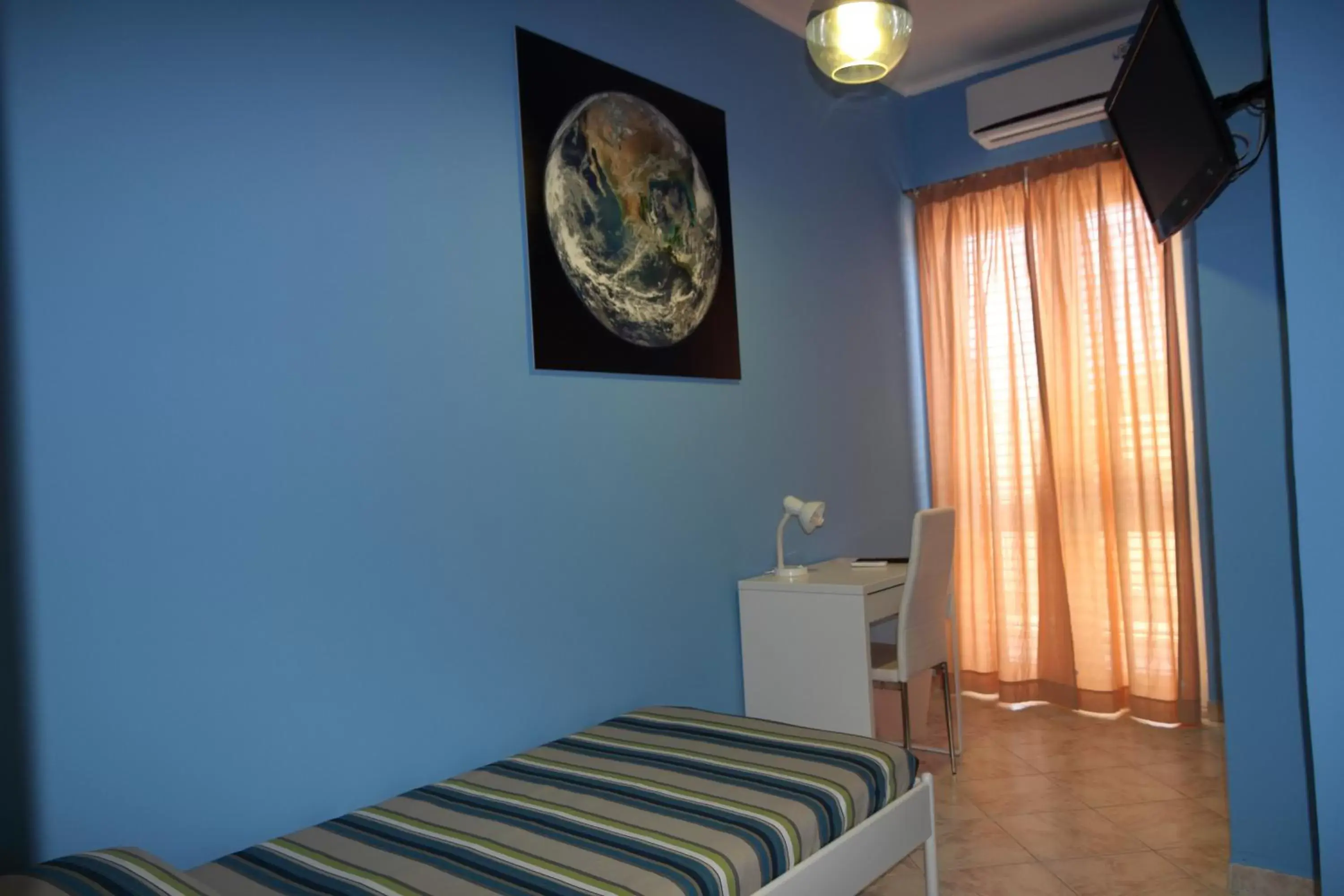 Single Room with Balcony in Kosmos Single Room with Balcony in Kosmos