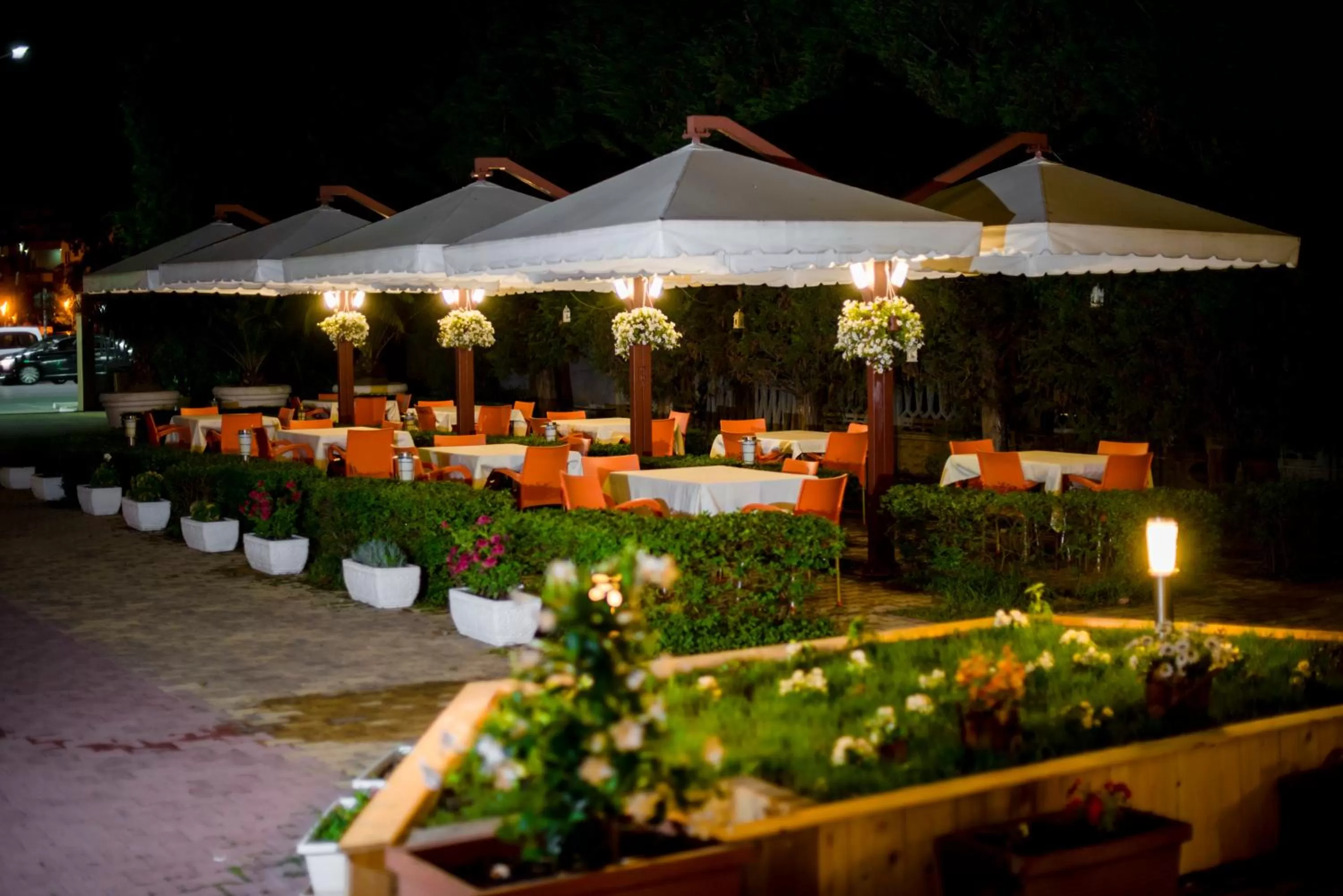 Restaurant/places to eat, Banquet Facilities in Kadrisa Hotel