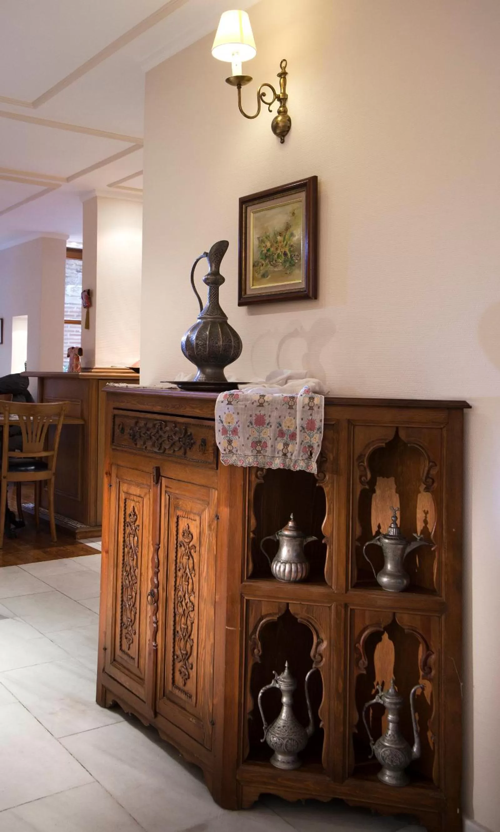 Decorative detail in Hotel Sari Konak