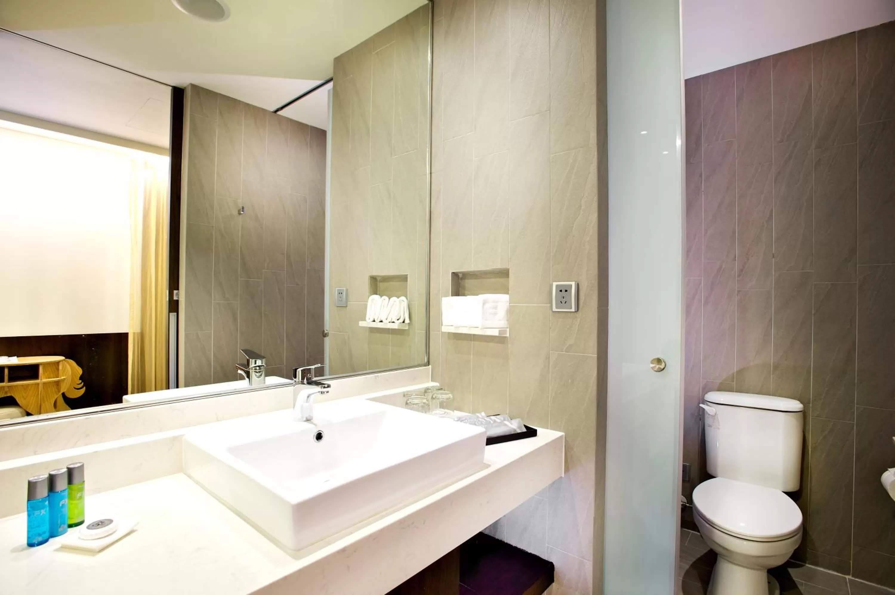 Toilet in FX Hotel Tainan