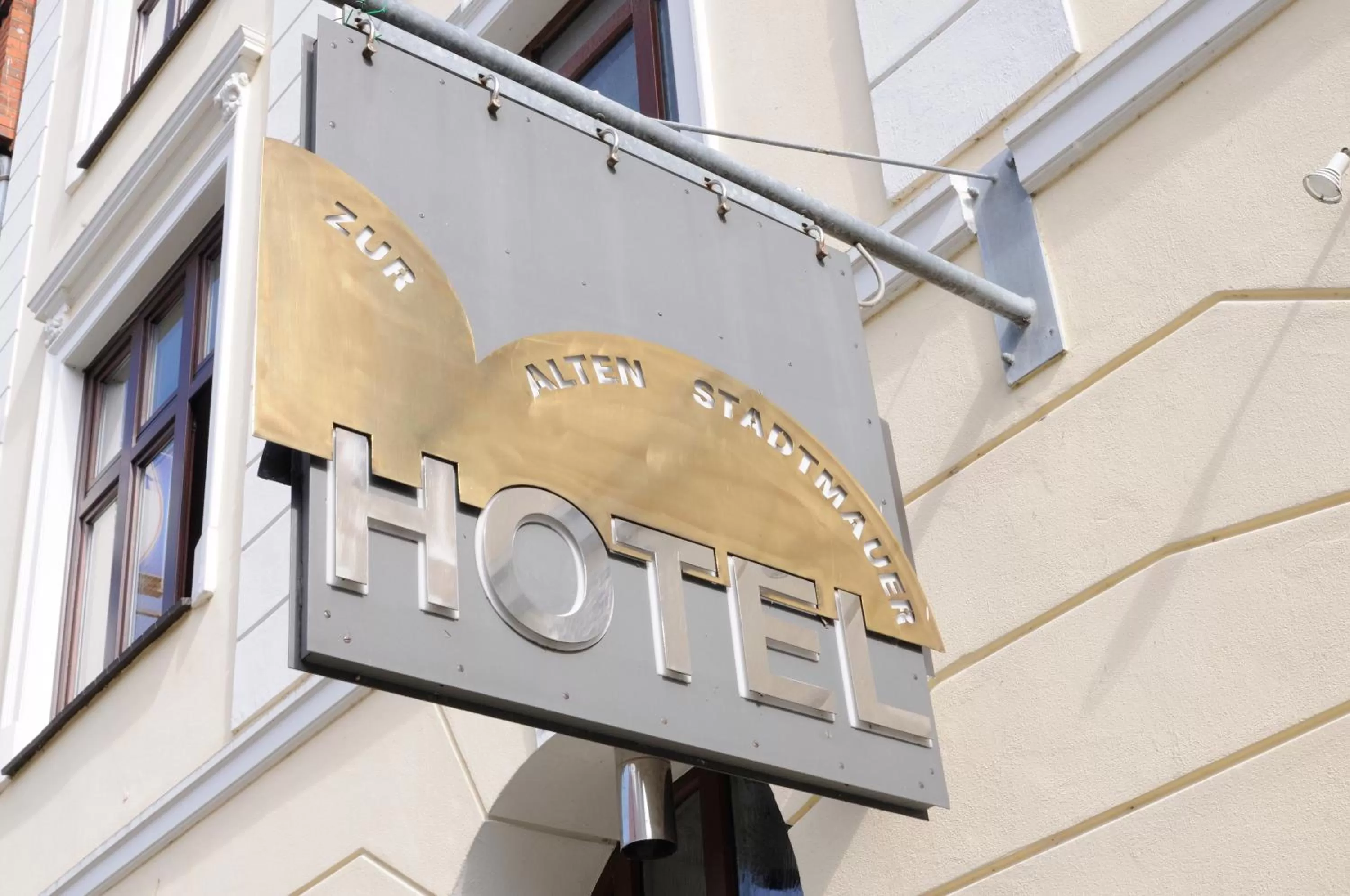 Facade/entrance, Property Logo/Sign in Hotel zur alten Stadtmauer