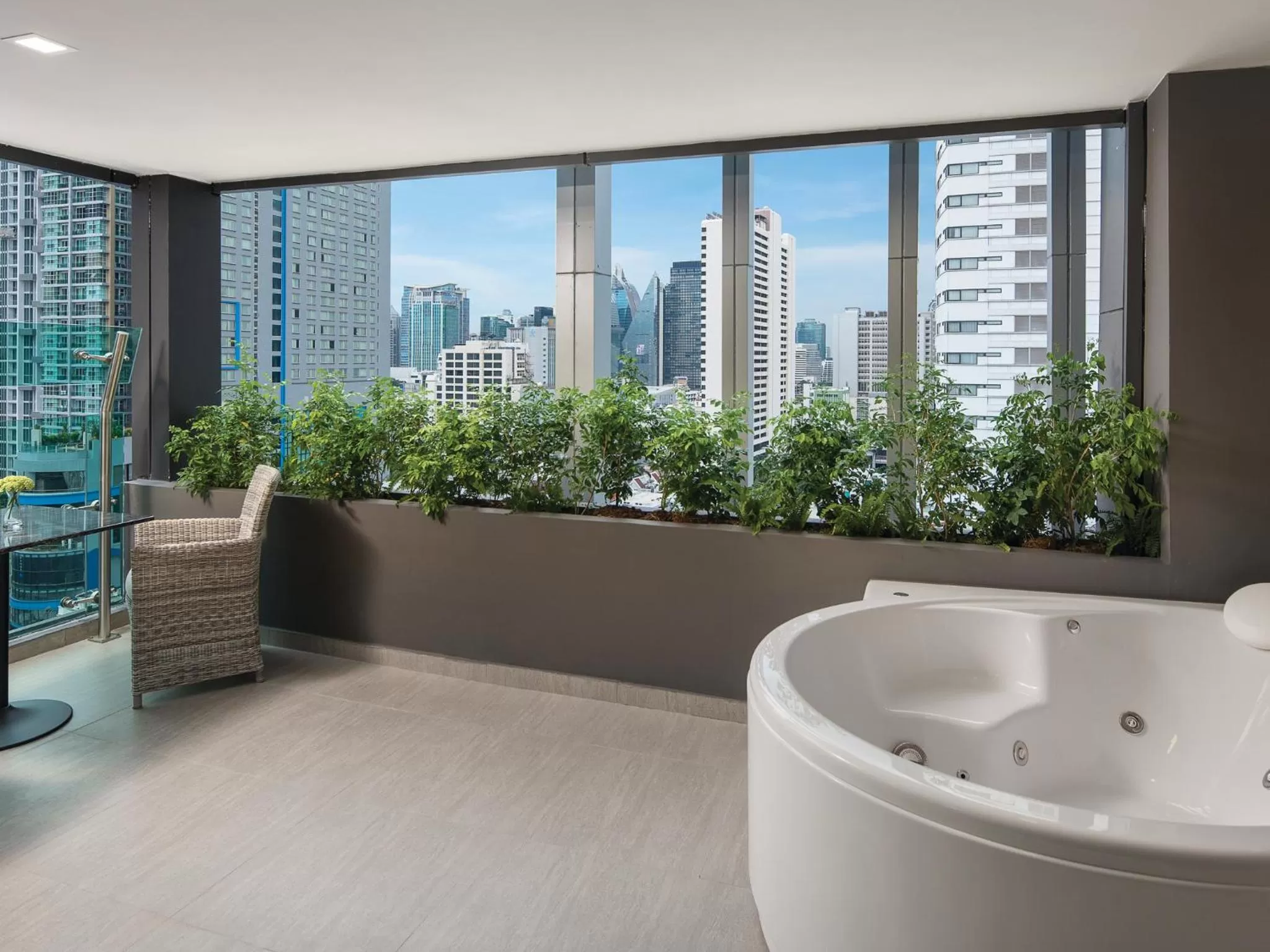 Bath in Solitaire Bangkok Sukhumvit 11