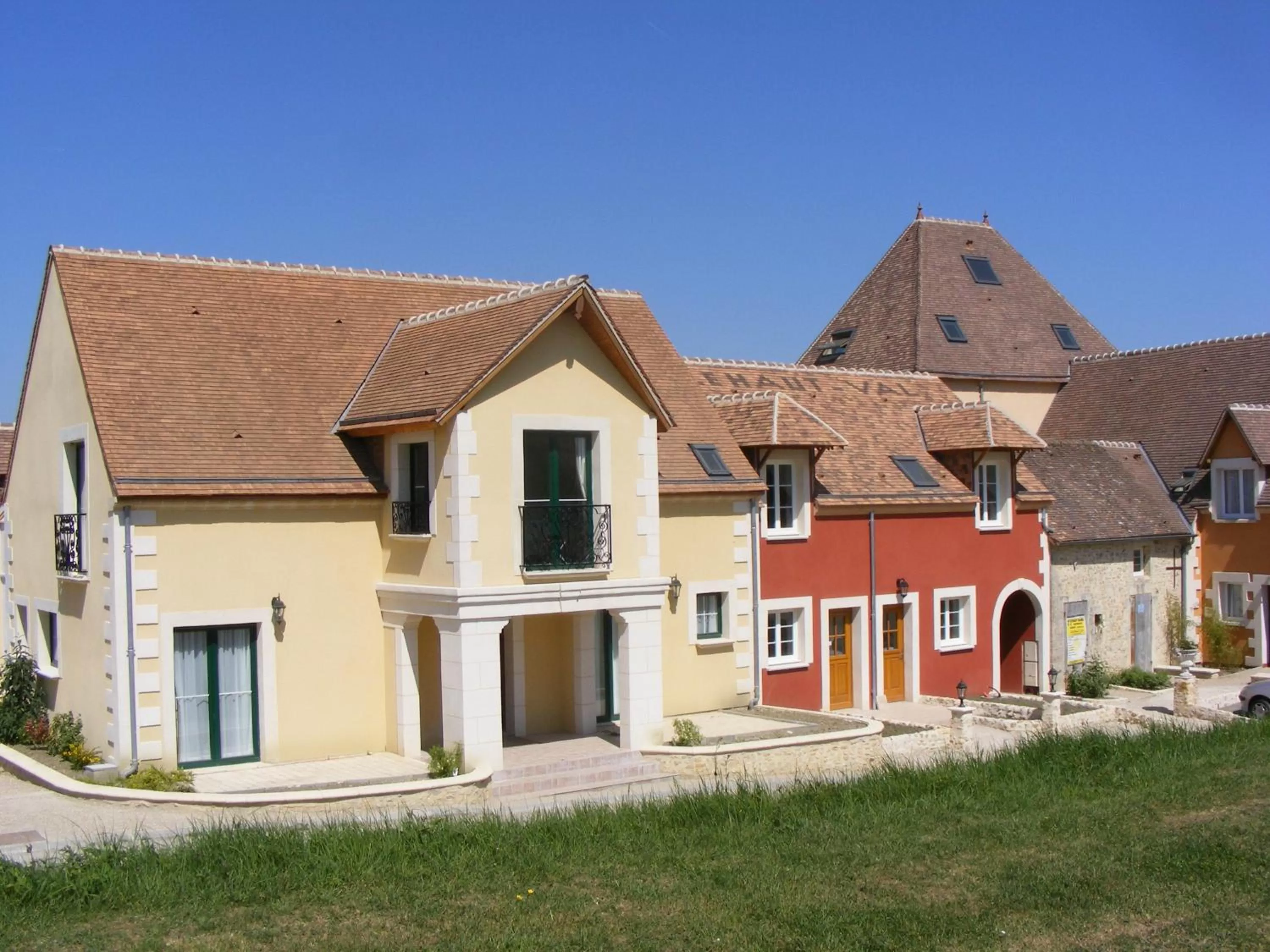 Facade/entrance in Les Belleme Golf - Self-catering Apartments