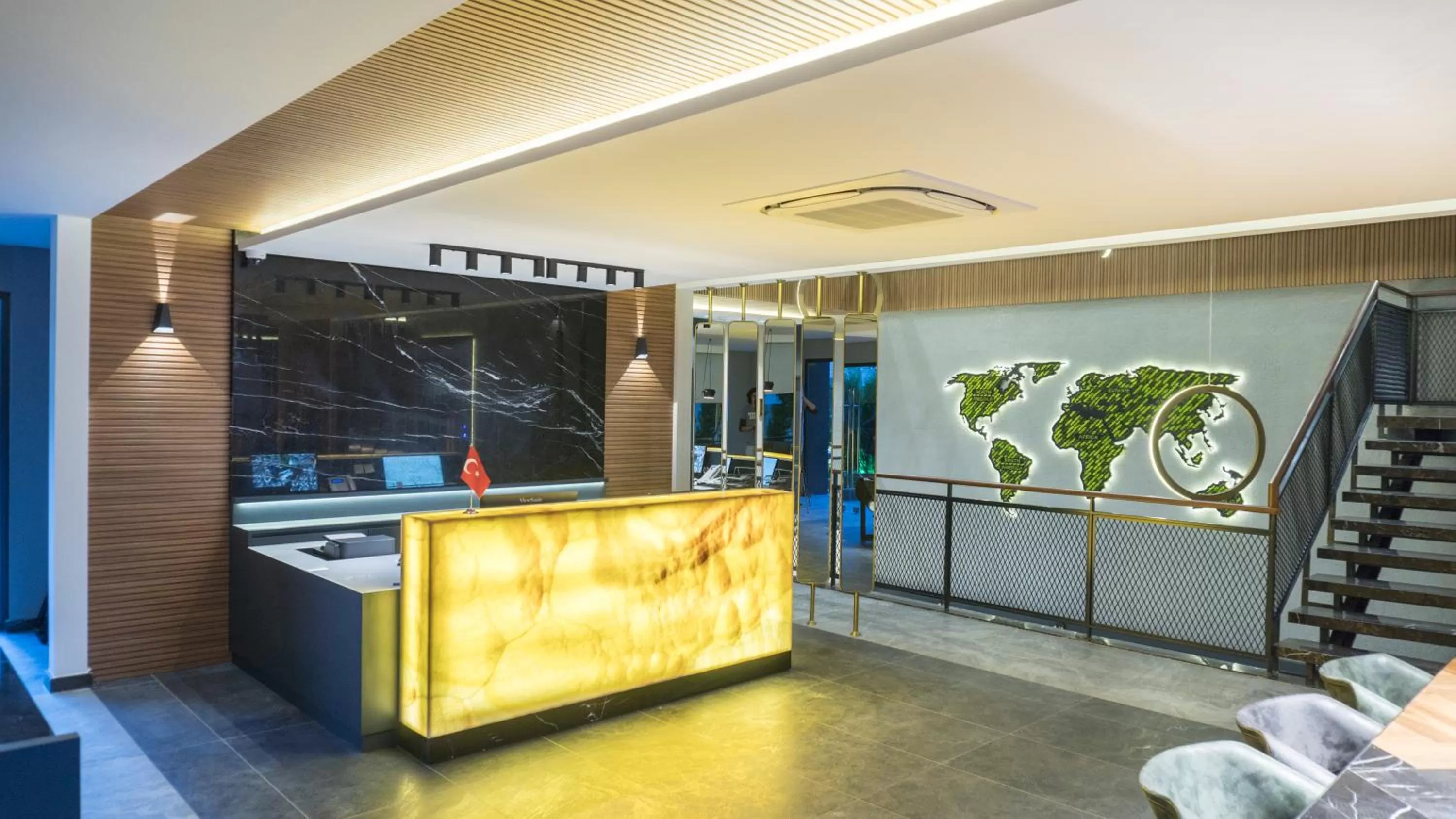 Staff in Nox Suite Rezidans