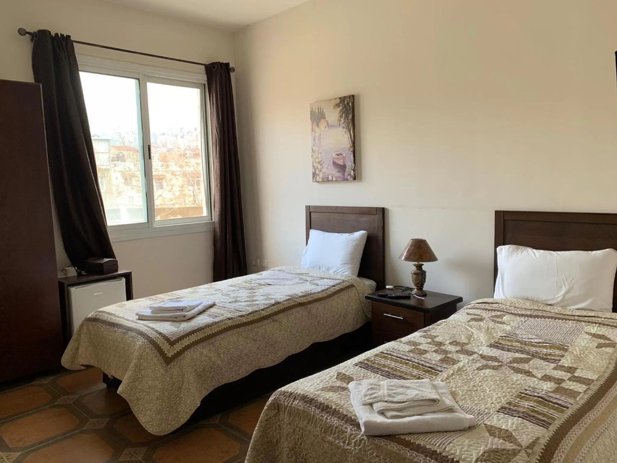 Property building, Bed in Orient Hotel