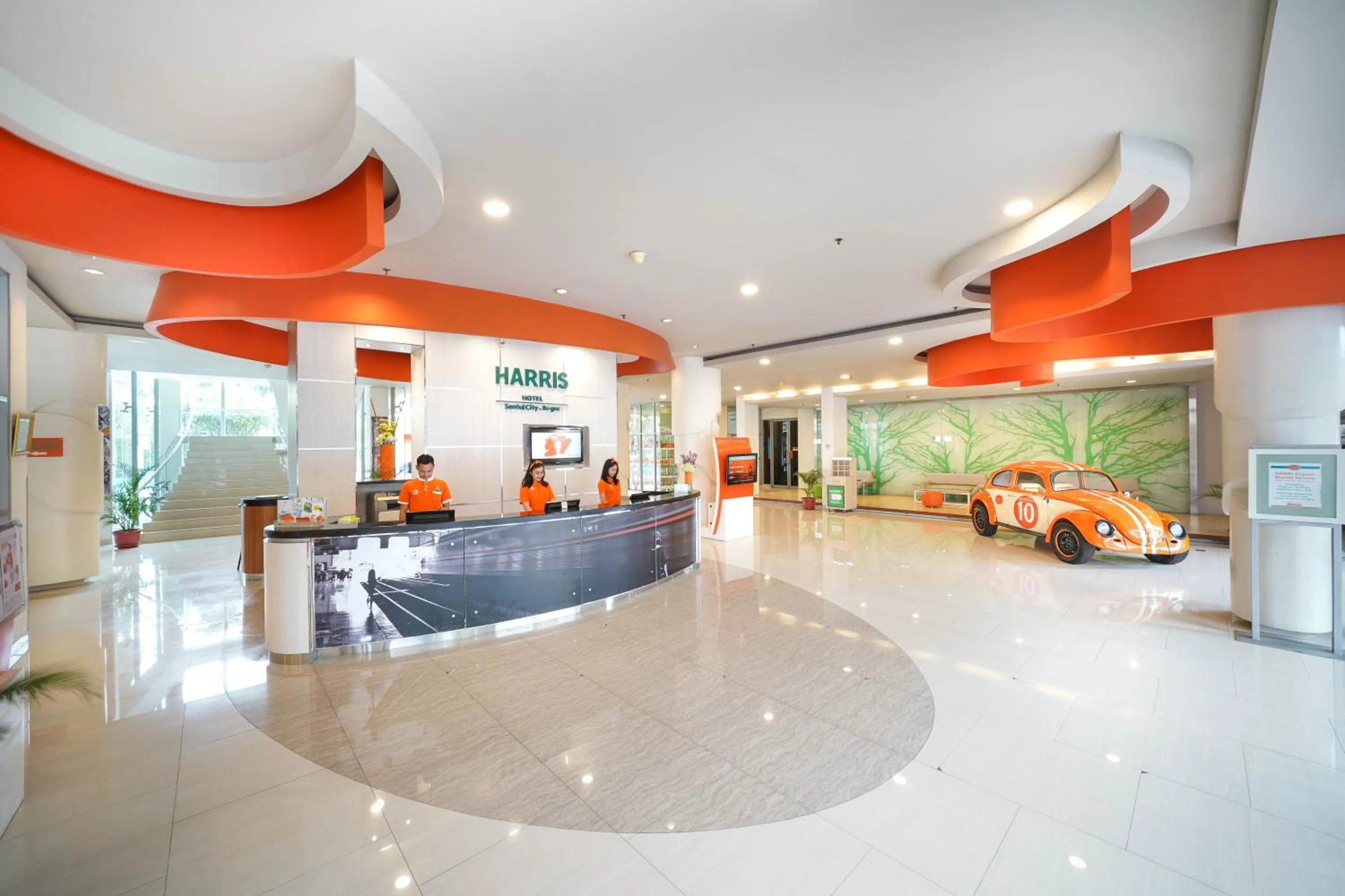 Lobby or reception in HARRIS Hotel Sentul City Bogor