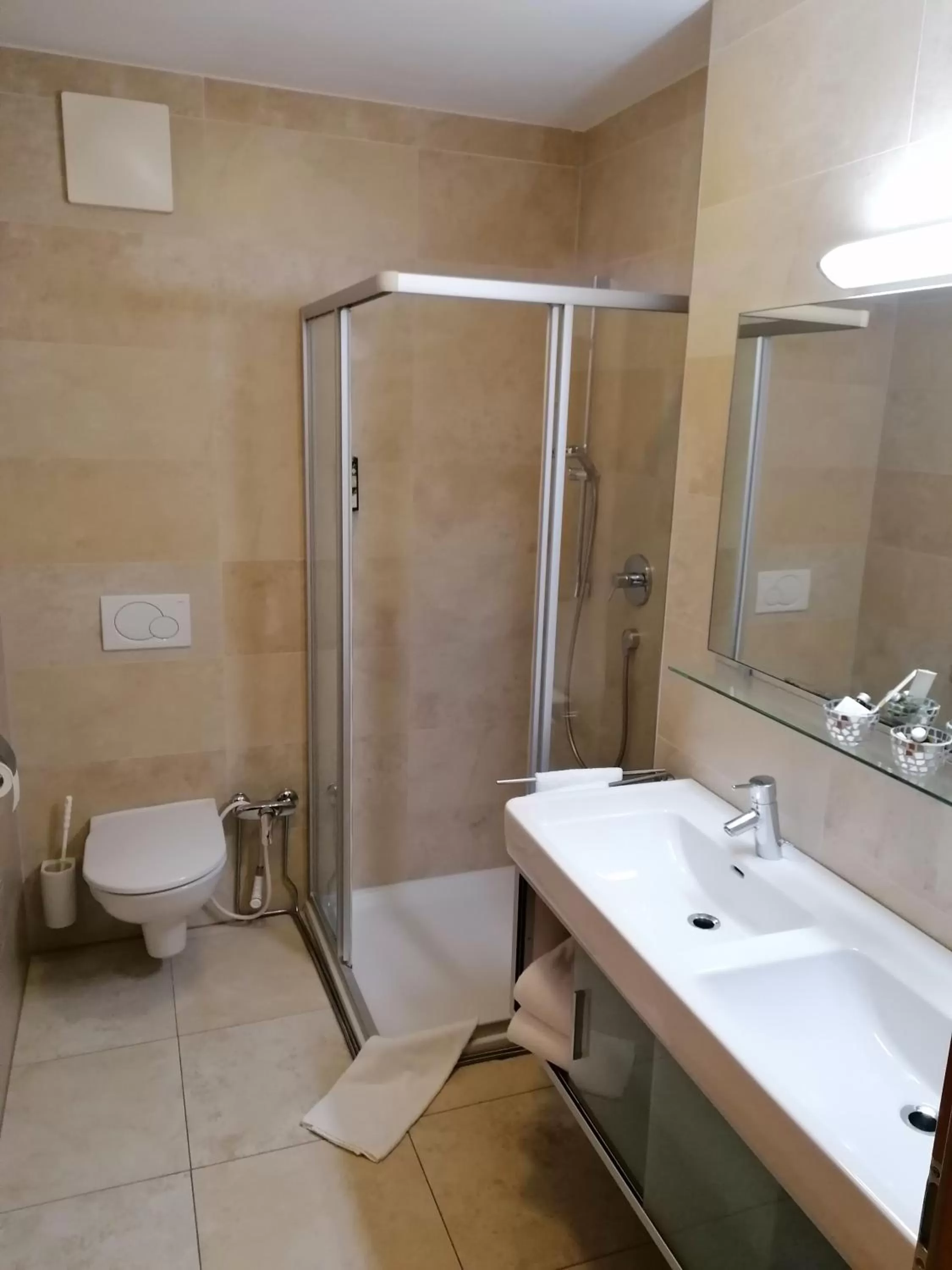 Bathroom in Auhof Wirtshaus & Suiten