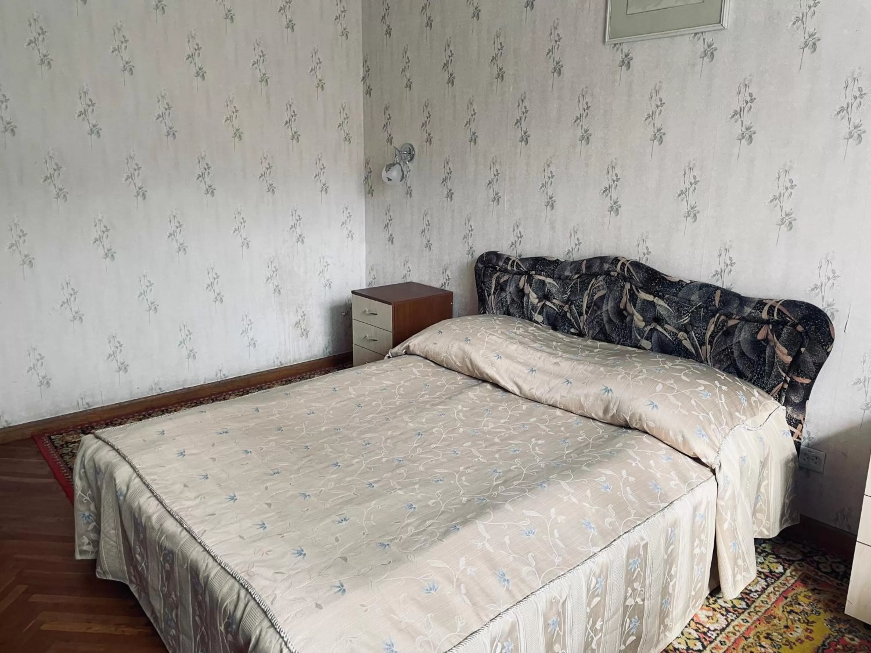 Bed in Hotel Prydesnyansky
