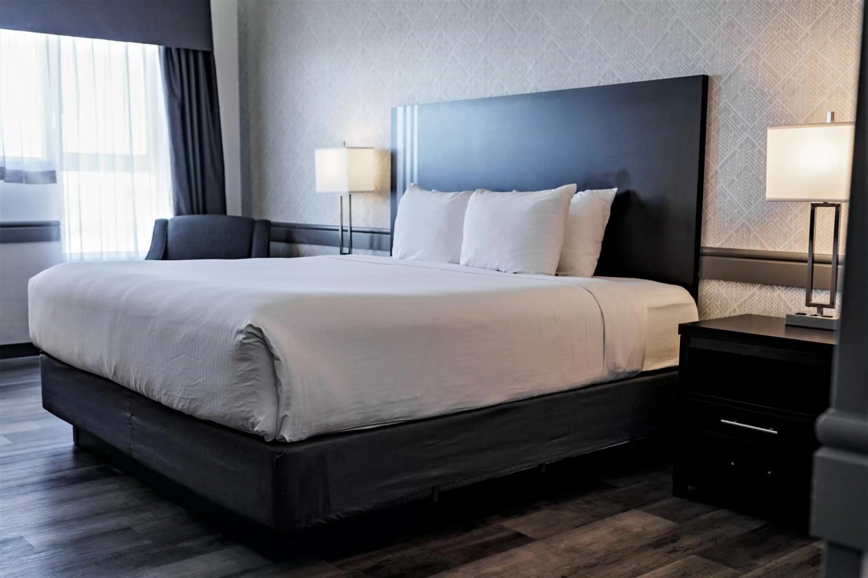 Bed in Park Inn by Radisson Edmonton Airport