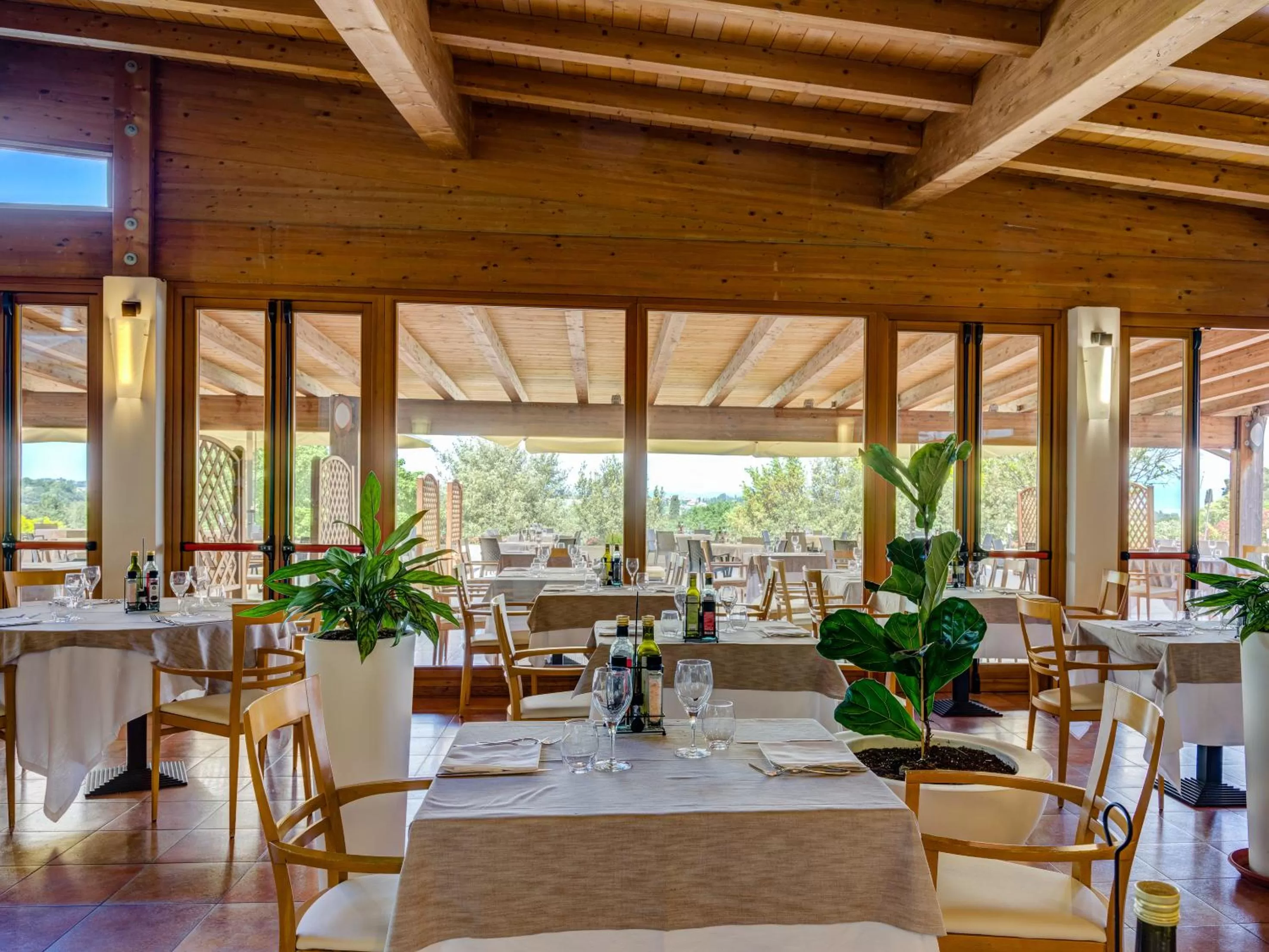 Restaurant/places to eat in Active Hotel Paradiso