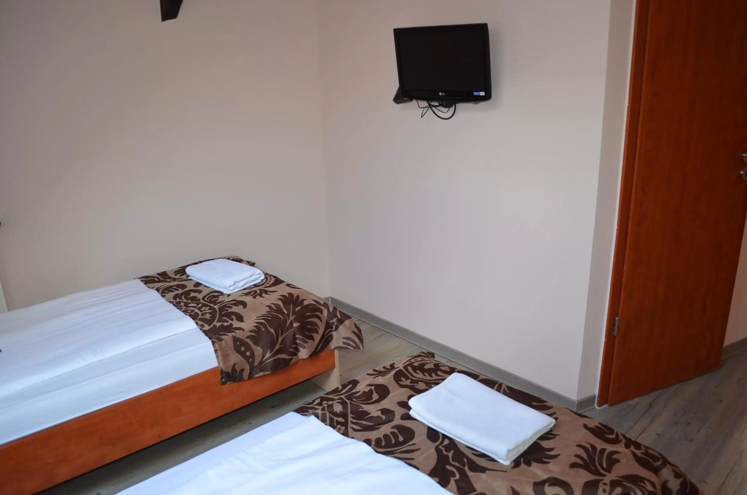 TV/Entertainment Center in Holdfényszállás