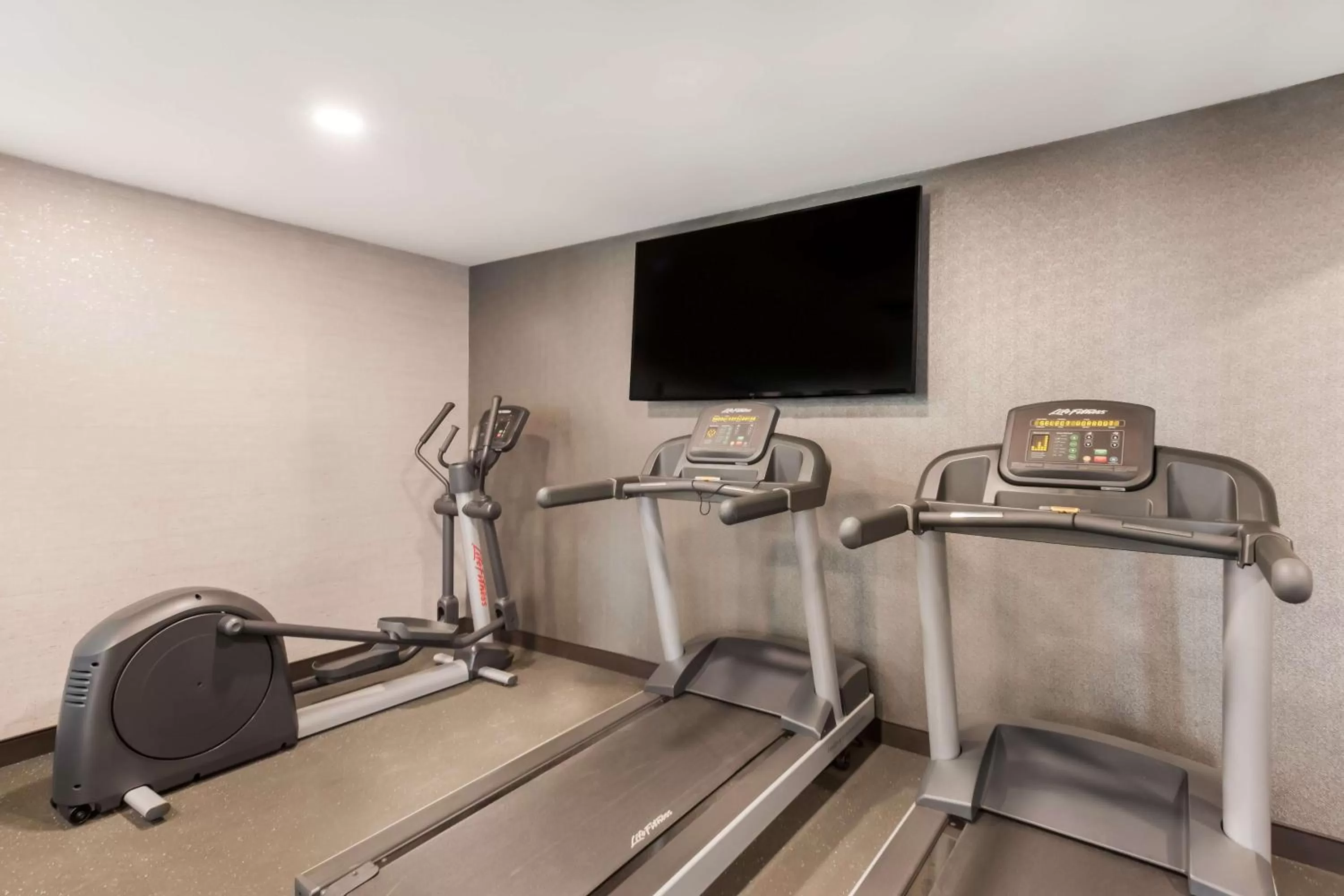 Fitness centre/facilities in Best Western Fishkill Inn & Suites