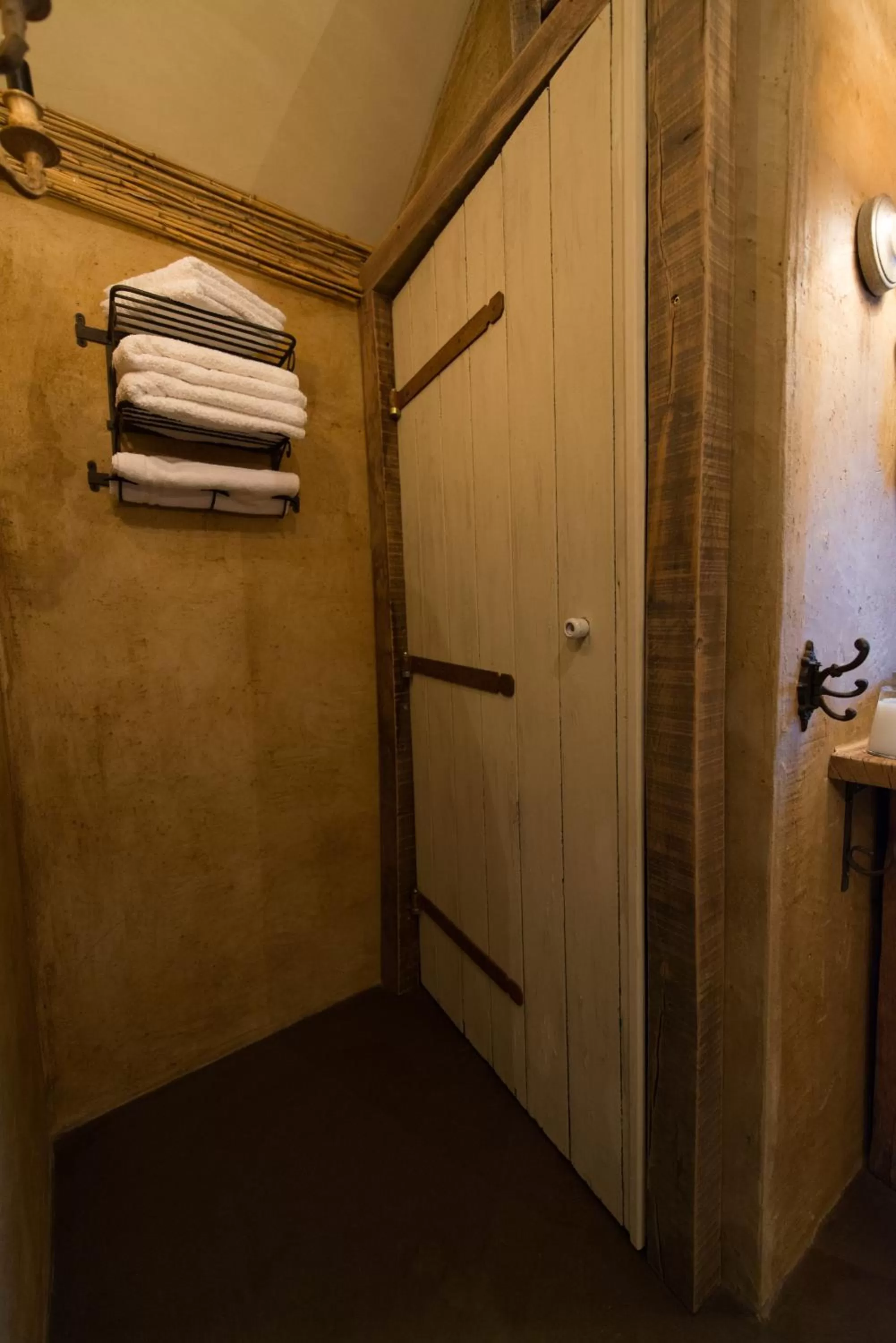 Shower, Bathroom in Les Chambres du Vivier, chambres d'hôtes et gîte - à 100m -