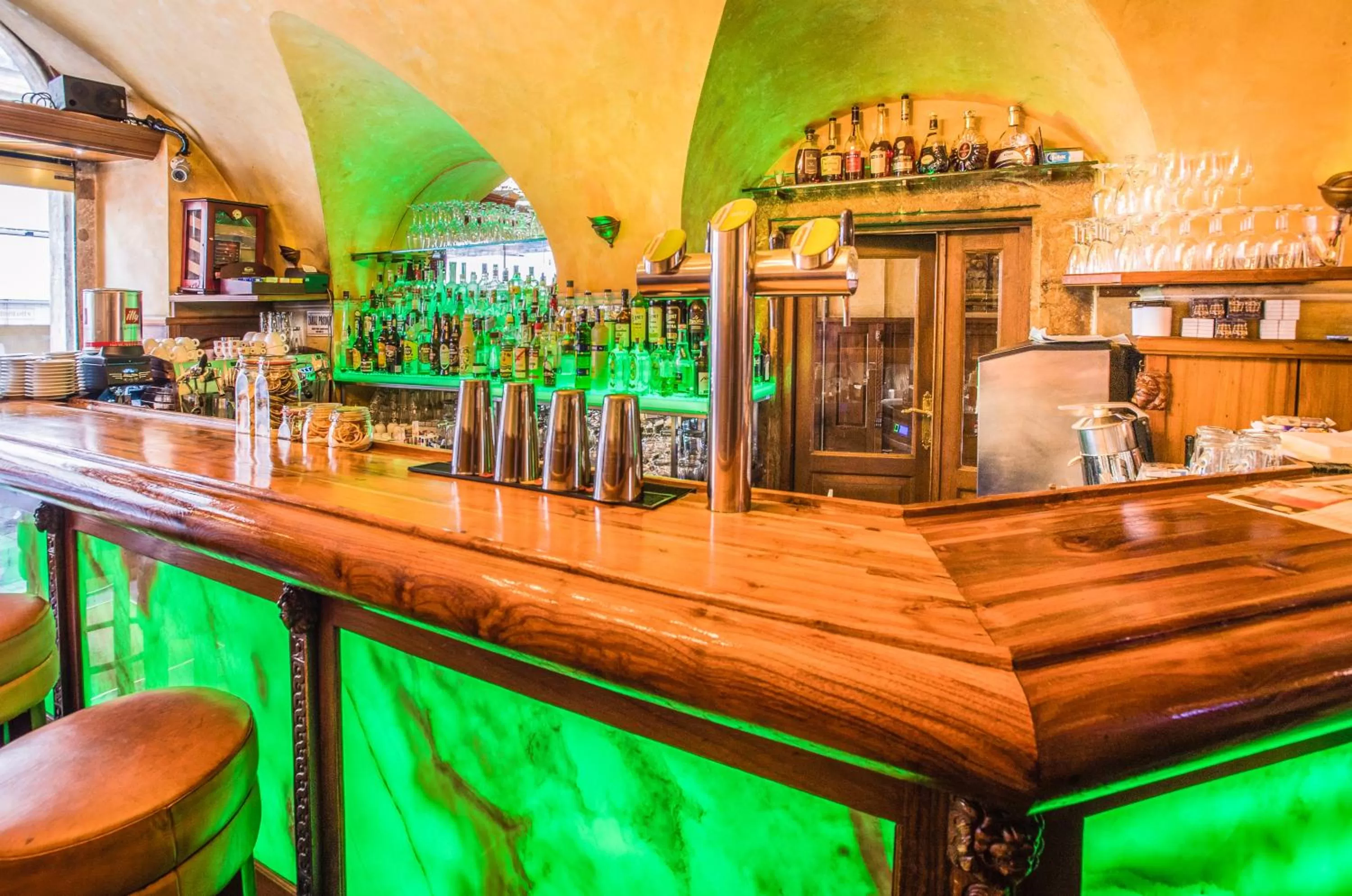 Restaurant/places to eat in Hotel U Zlatého Stromu Prague by BHG