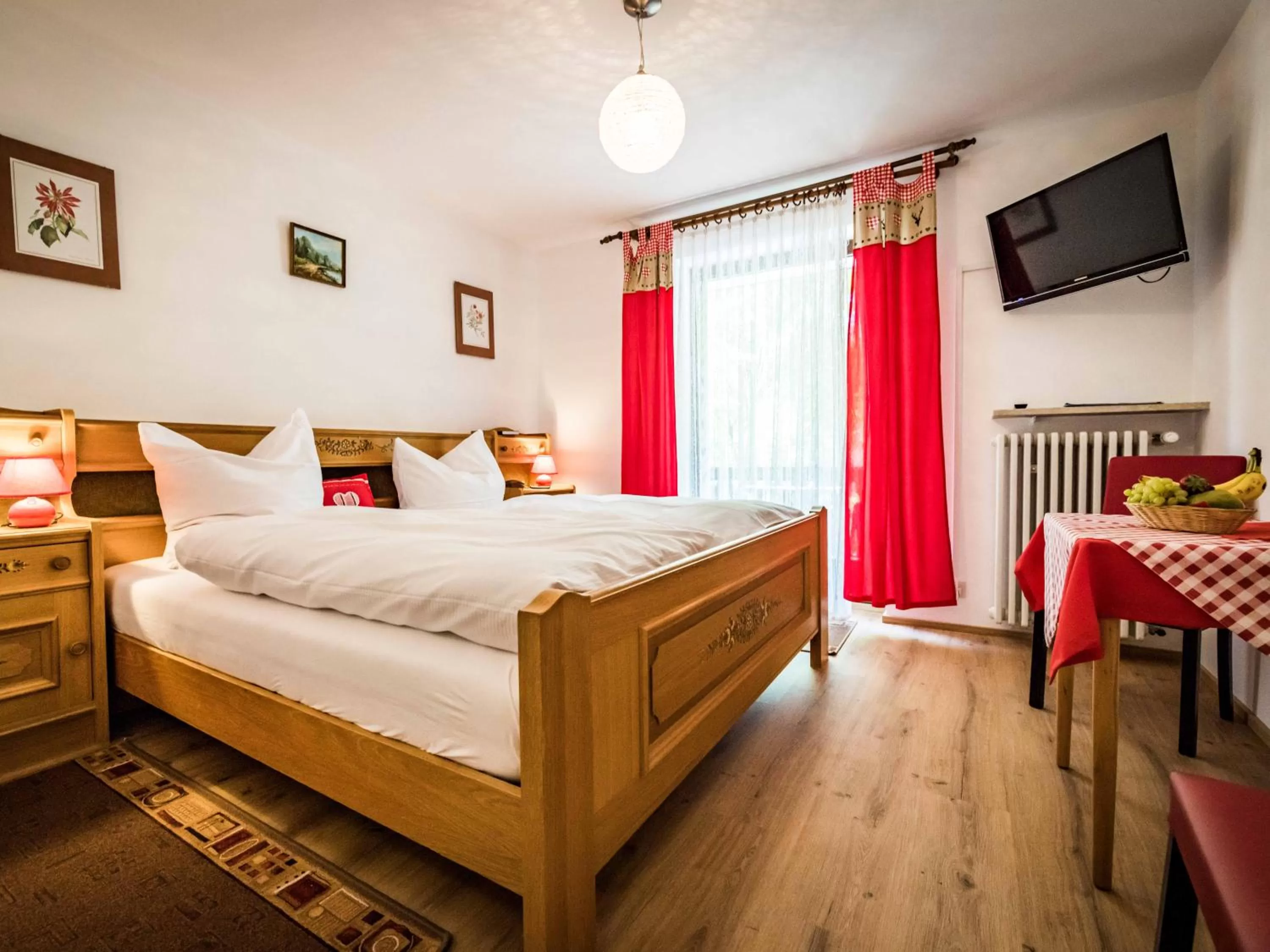 Photo of the whole room, Bed in Hotel Am Rupertuspark