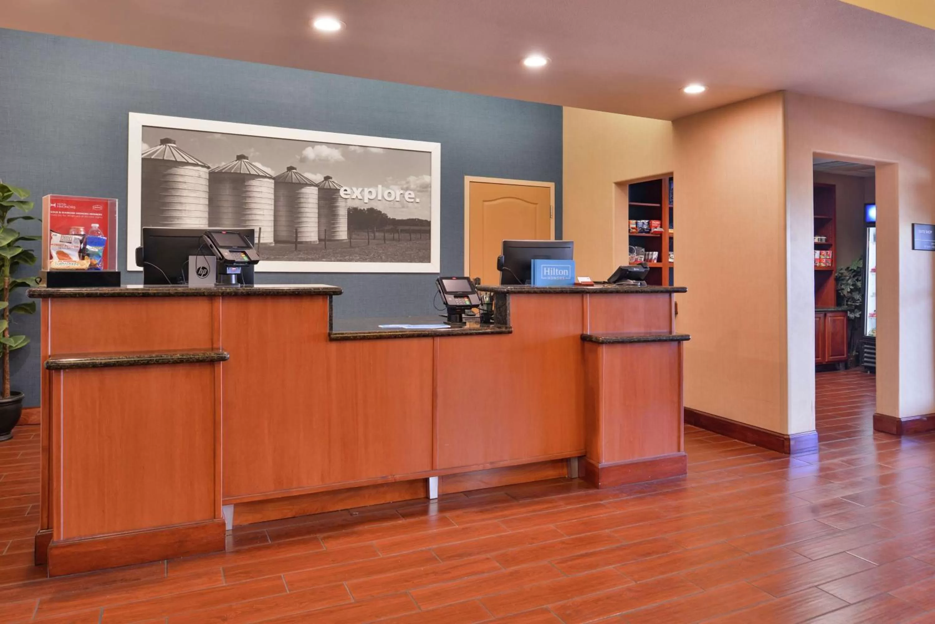 Lobby or reception in Hampton Inn & Suites Woodland-Sacramento Area