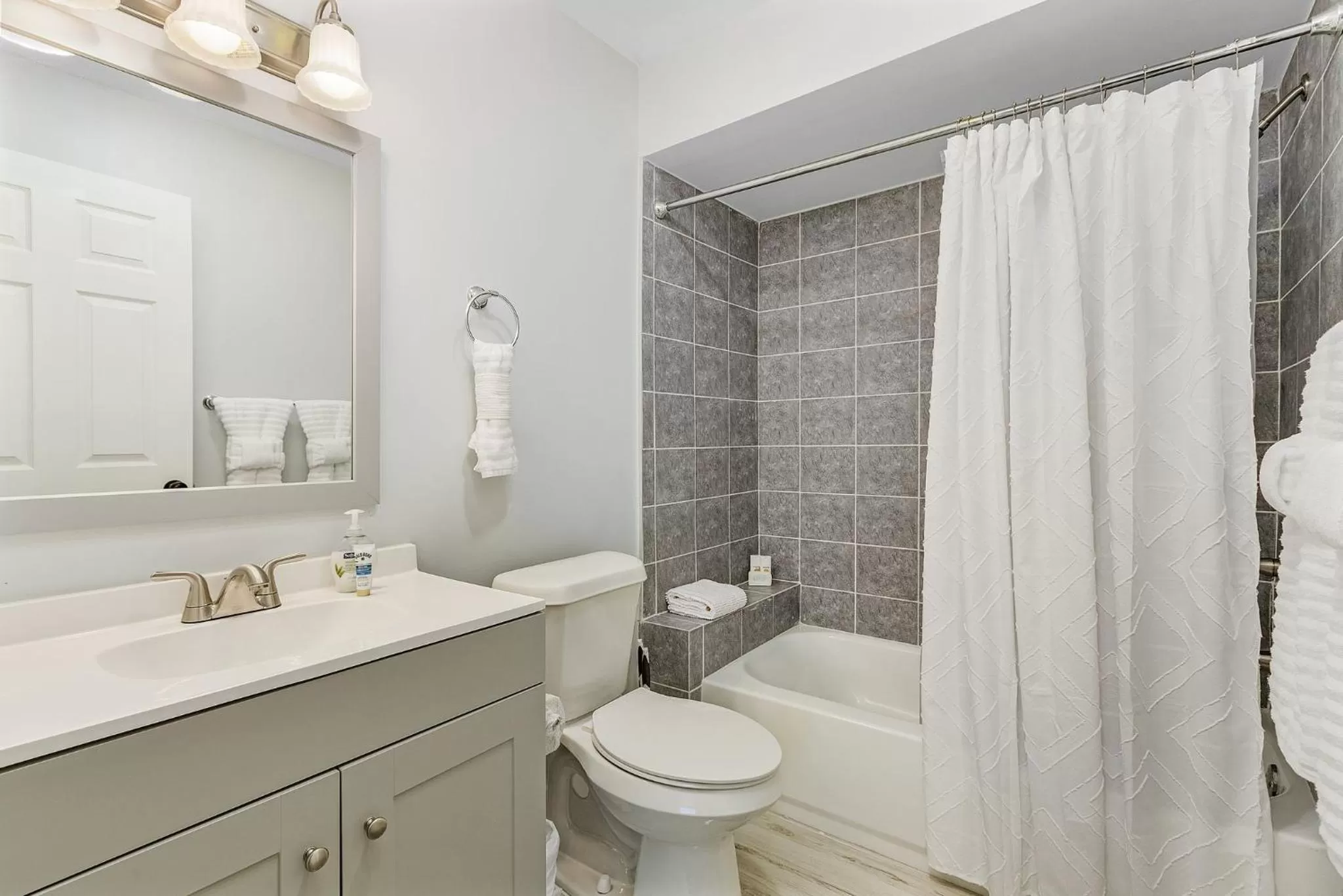 Shower in Matlacha on Shoreview