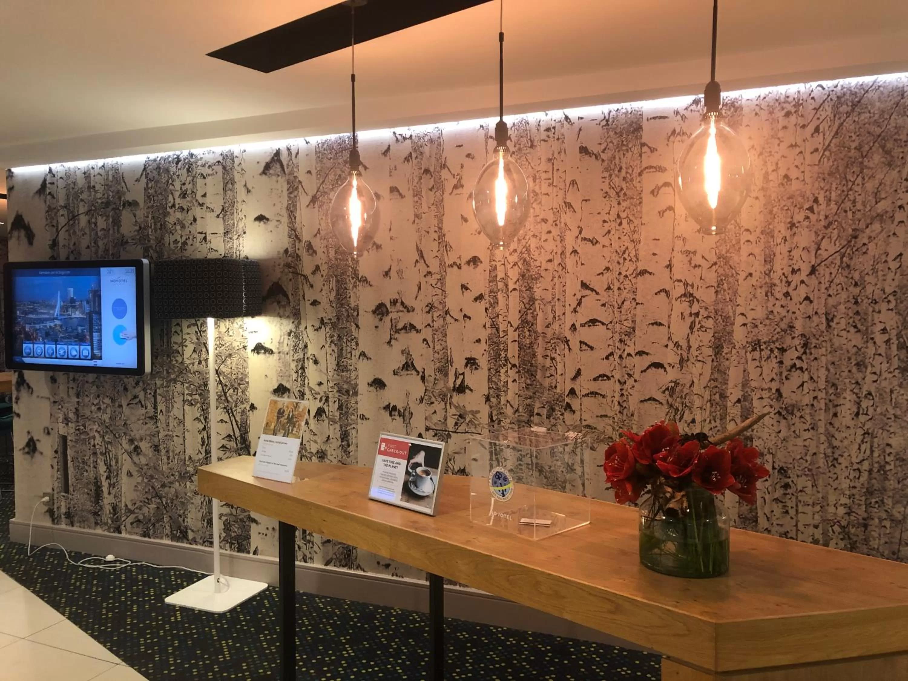 Lobby or reception in Novotel Rotterdam - Schiedam