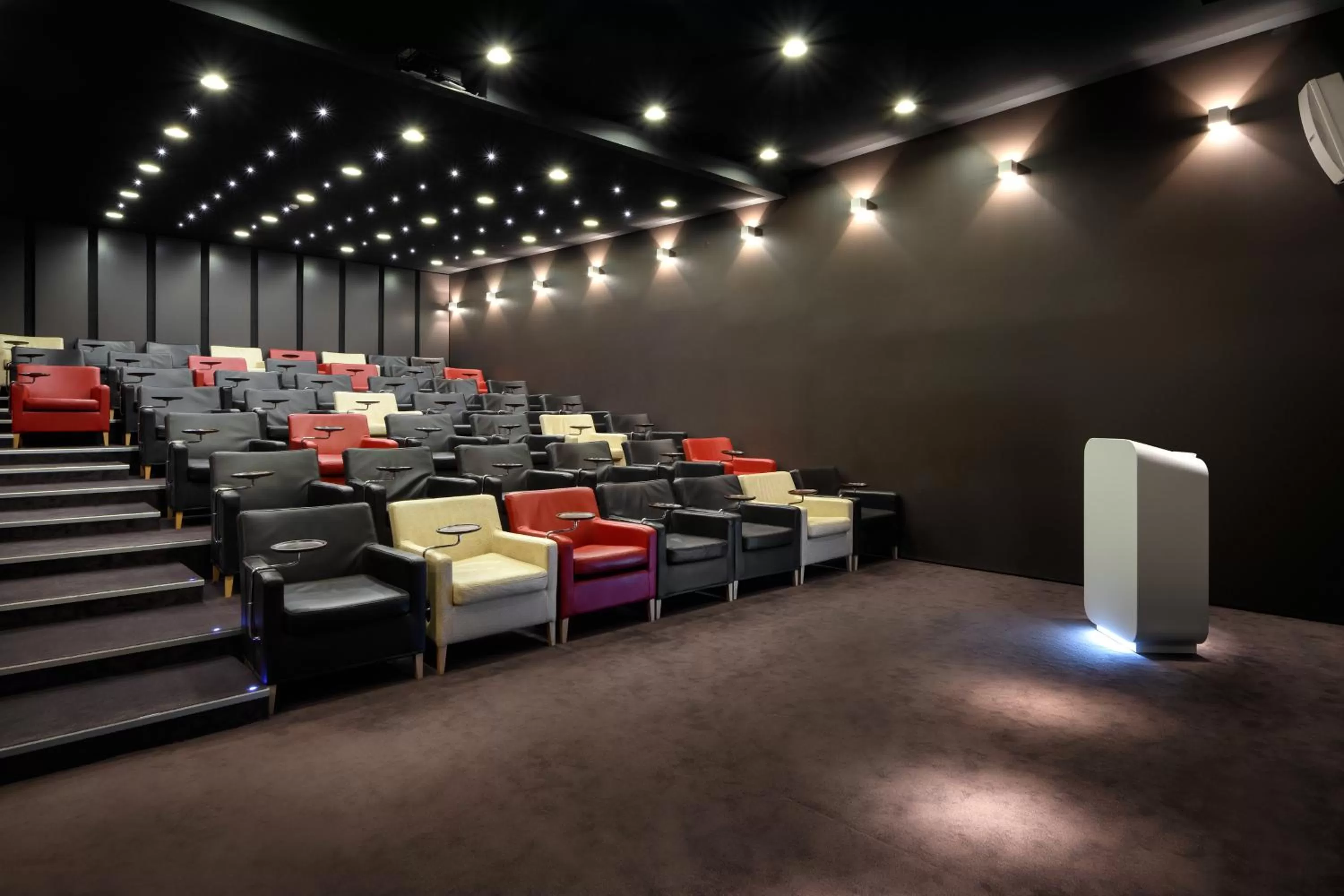 Meeting/conference room in Inspira Liberdade Boutique Hotel