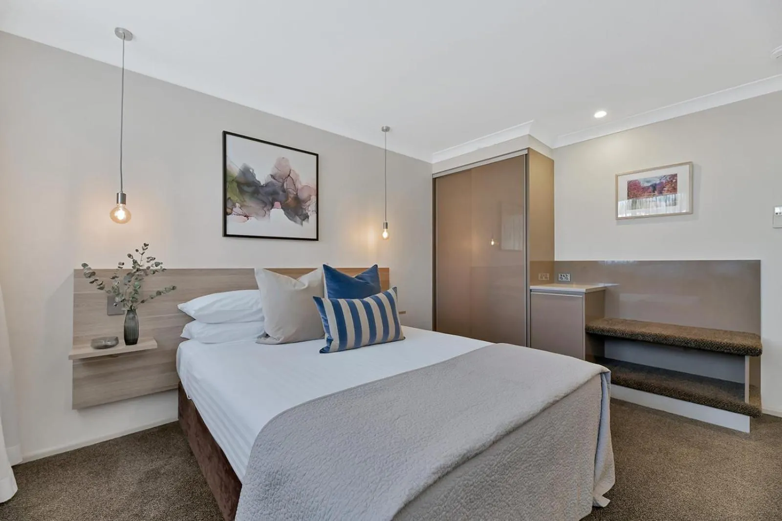 Bed in Central Caleula Motor Lodge