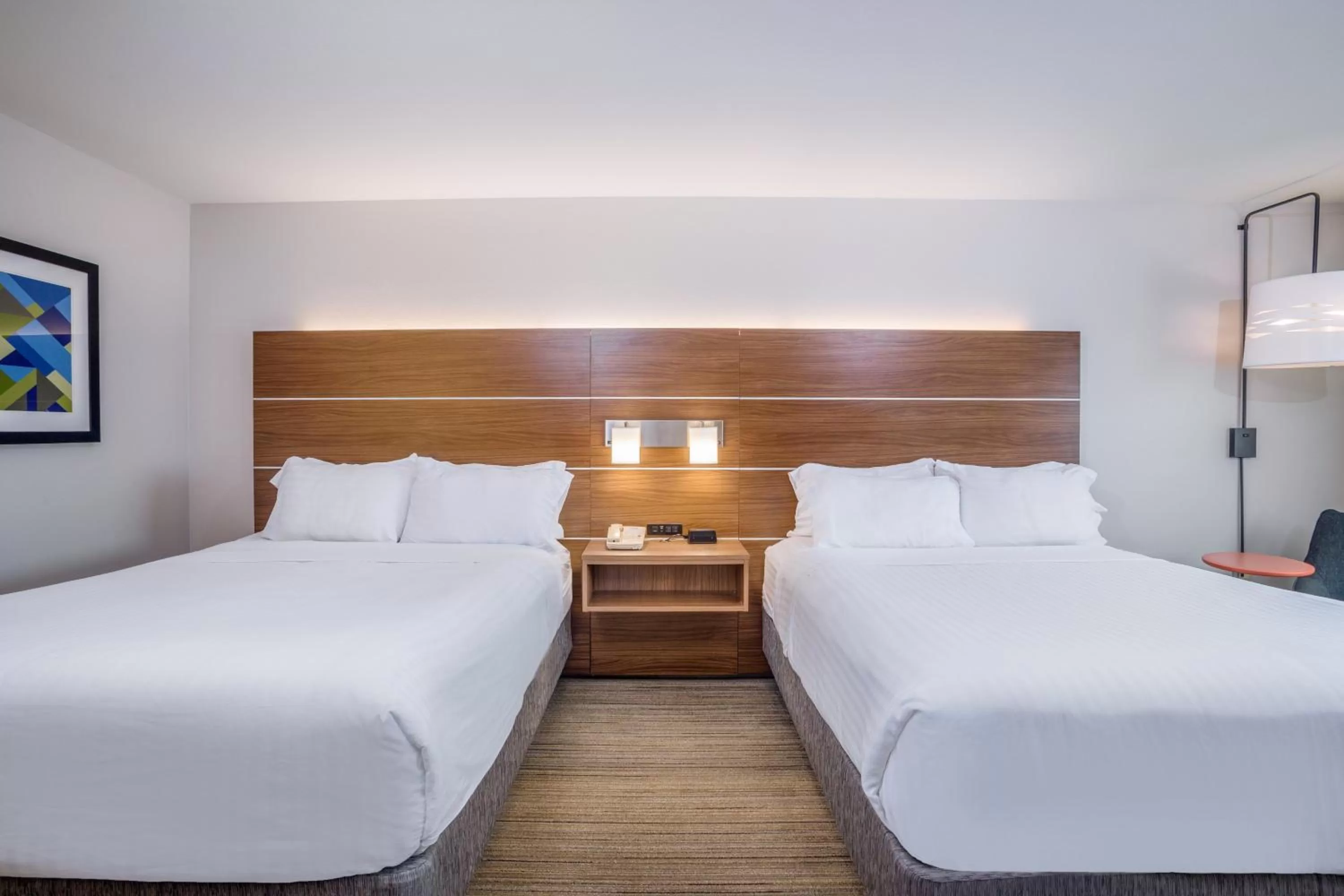 Photo of the whole room, Bed in Holiday Inn Express Wisconsin Dells by IHG