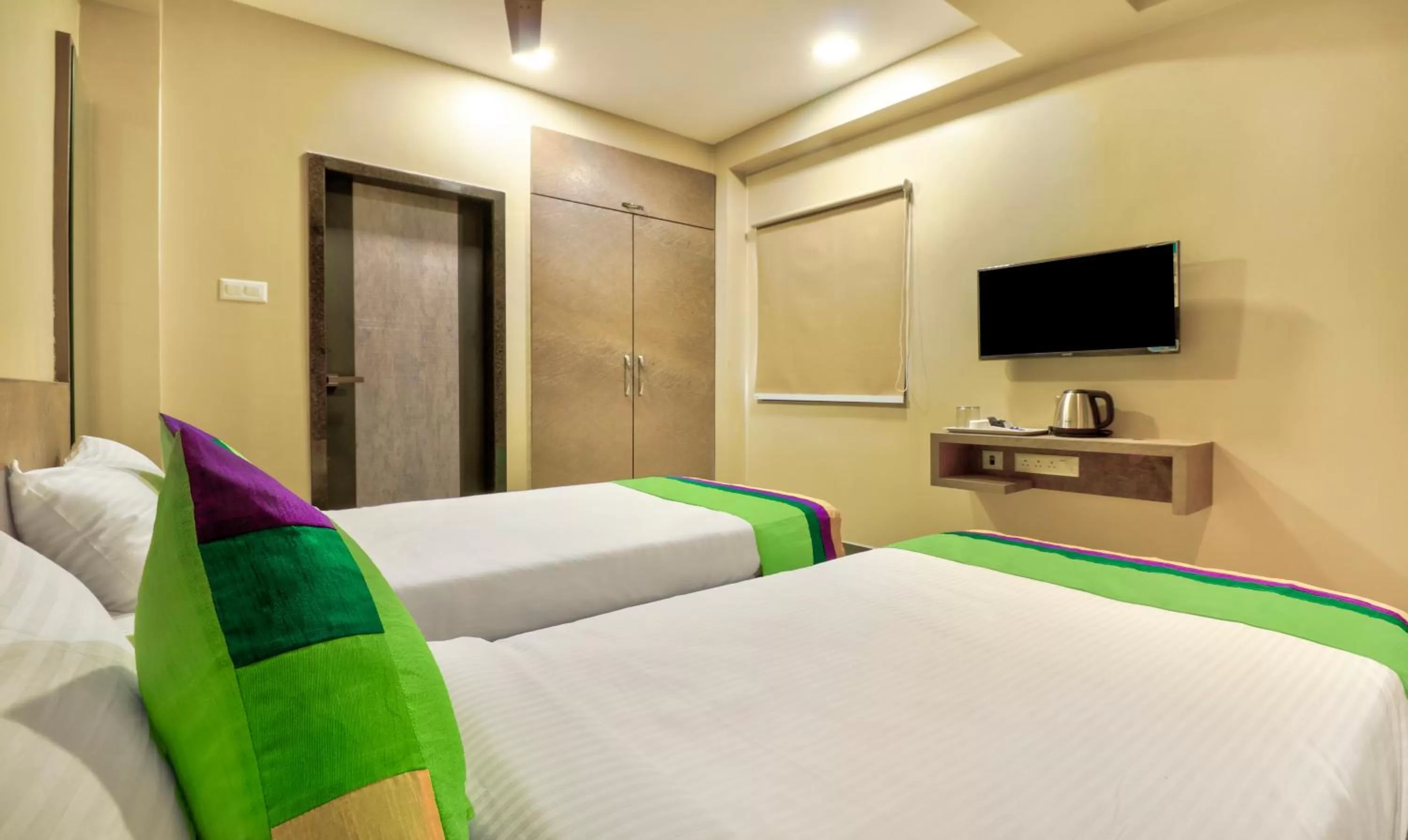 Bedroom, Bed in Treebo Sriz Cozy Seethamadhara