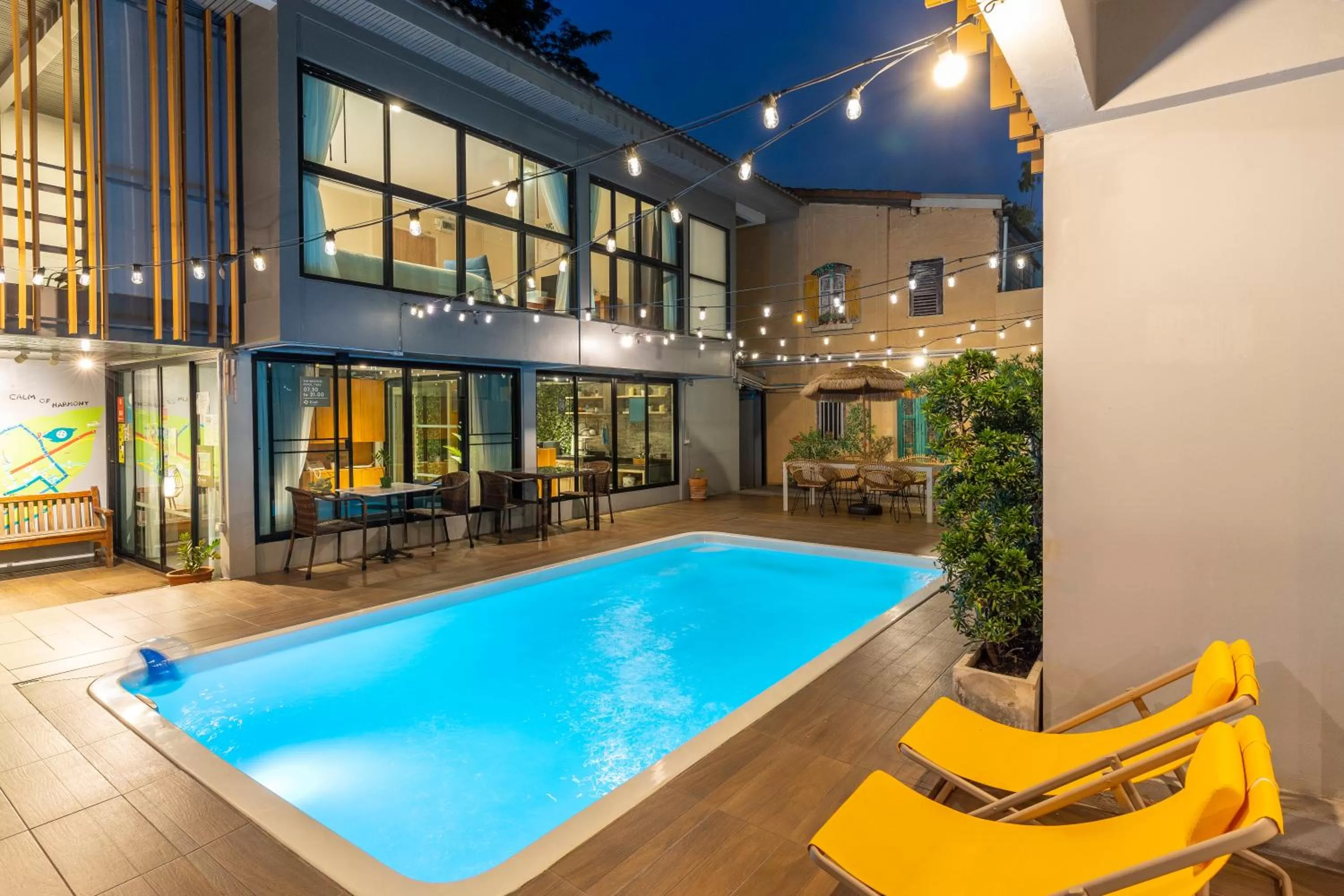 Swimming Pool in Nest by Sangob