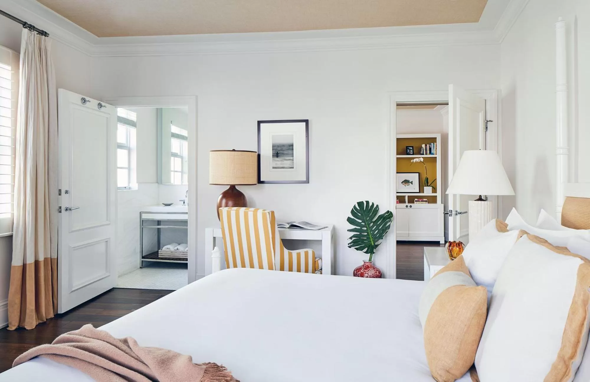 Bathroom, Bed in The Betsy Hotel, South Beach