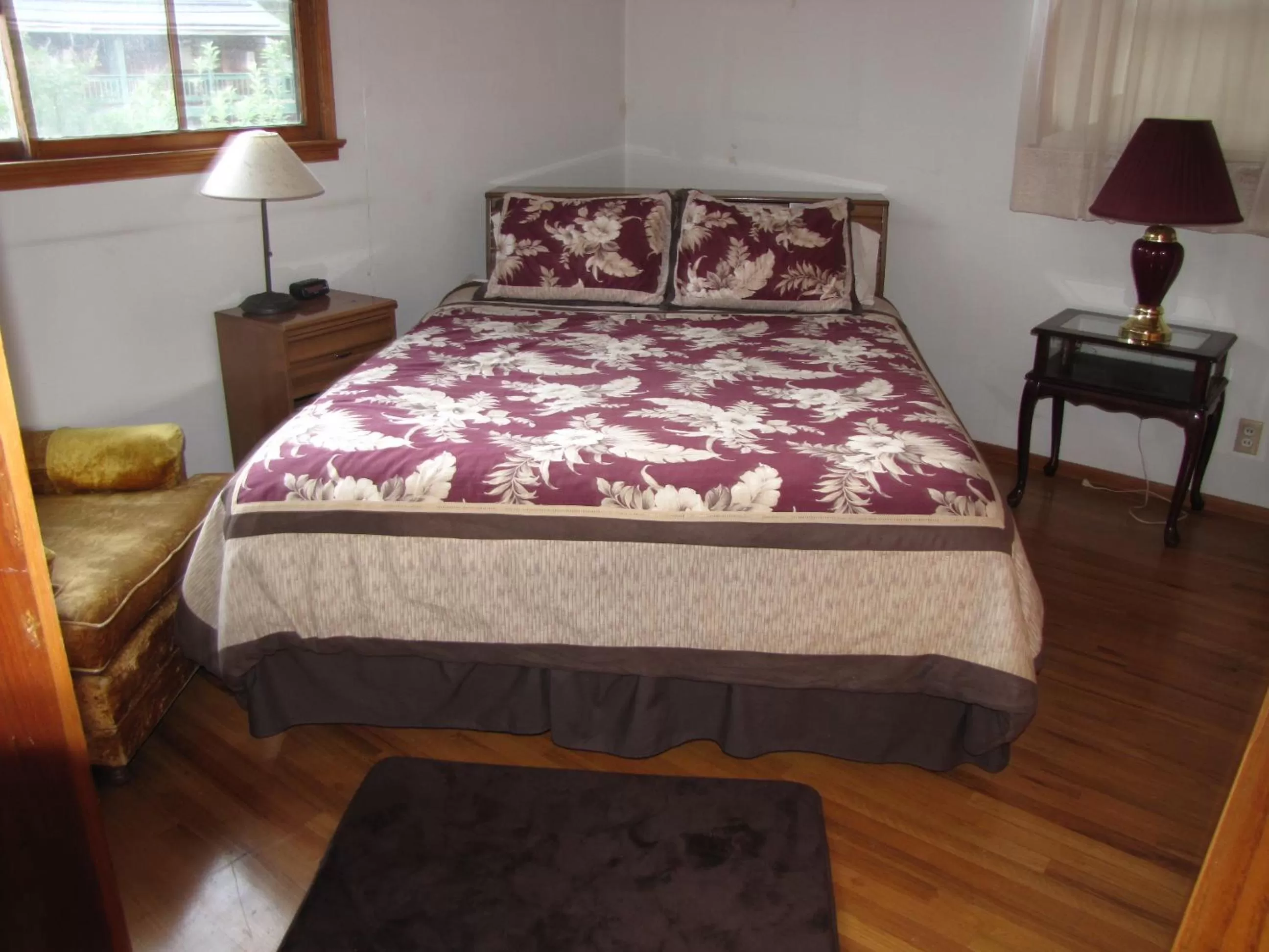 Bed in Kern Riverfront Lodge